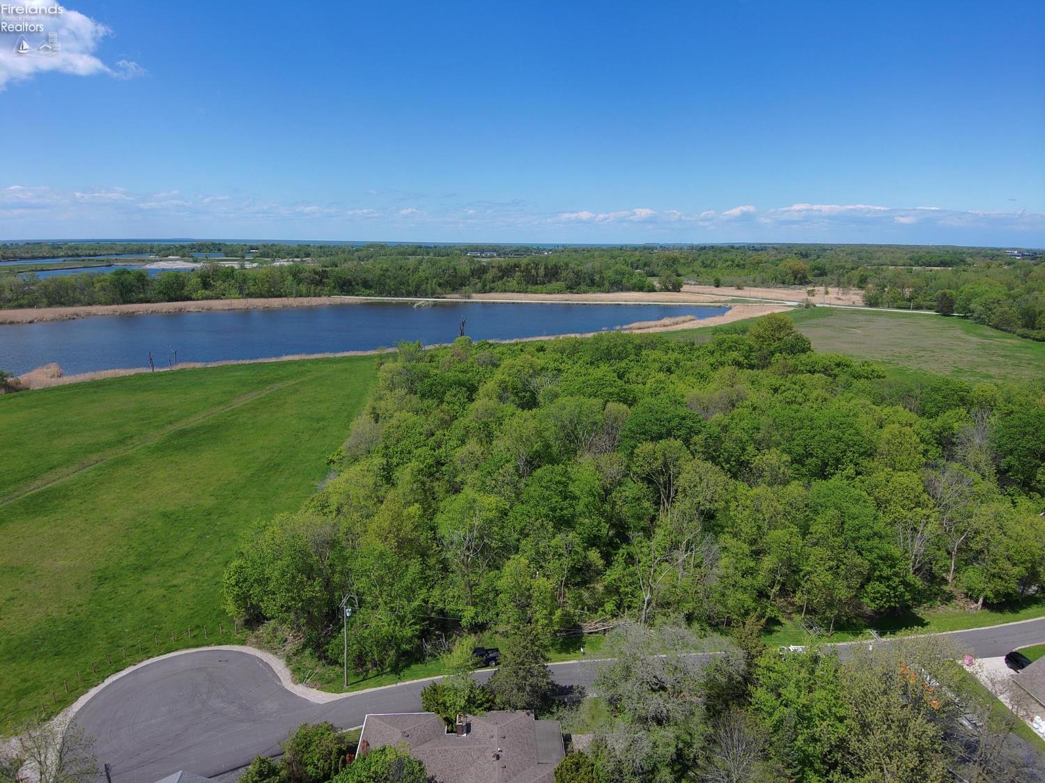 2426 E Schiewe Road
