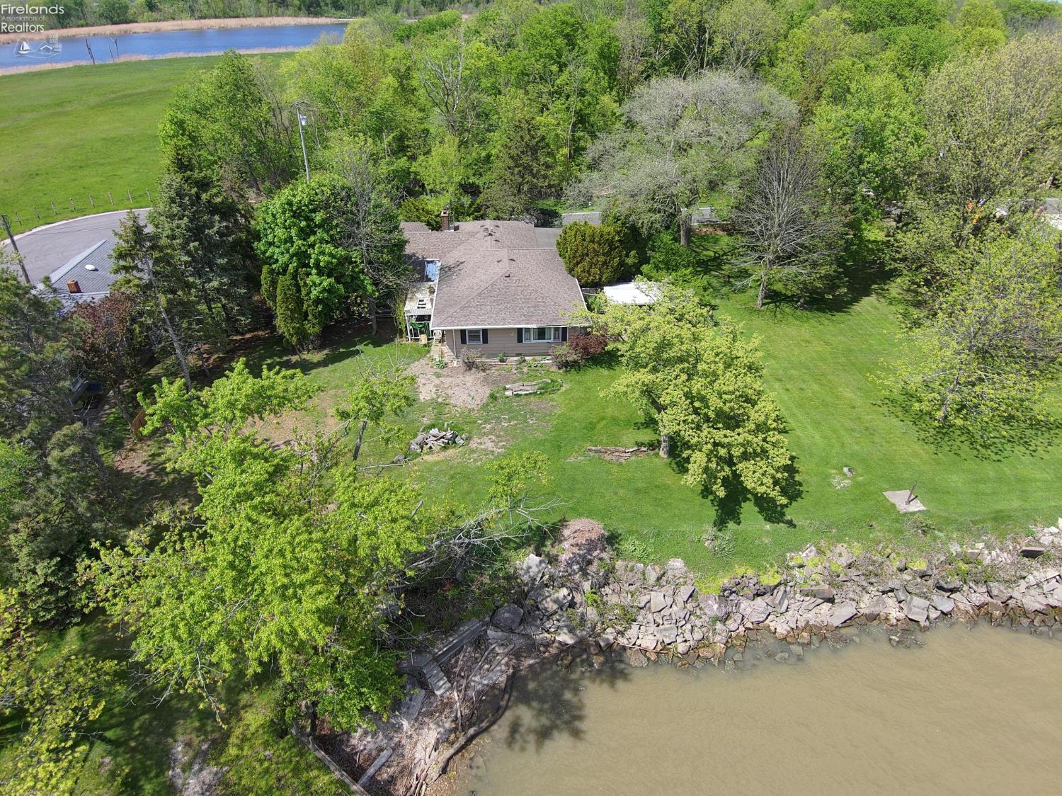 2426 E Schiewe Road