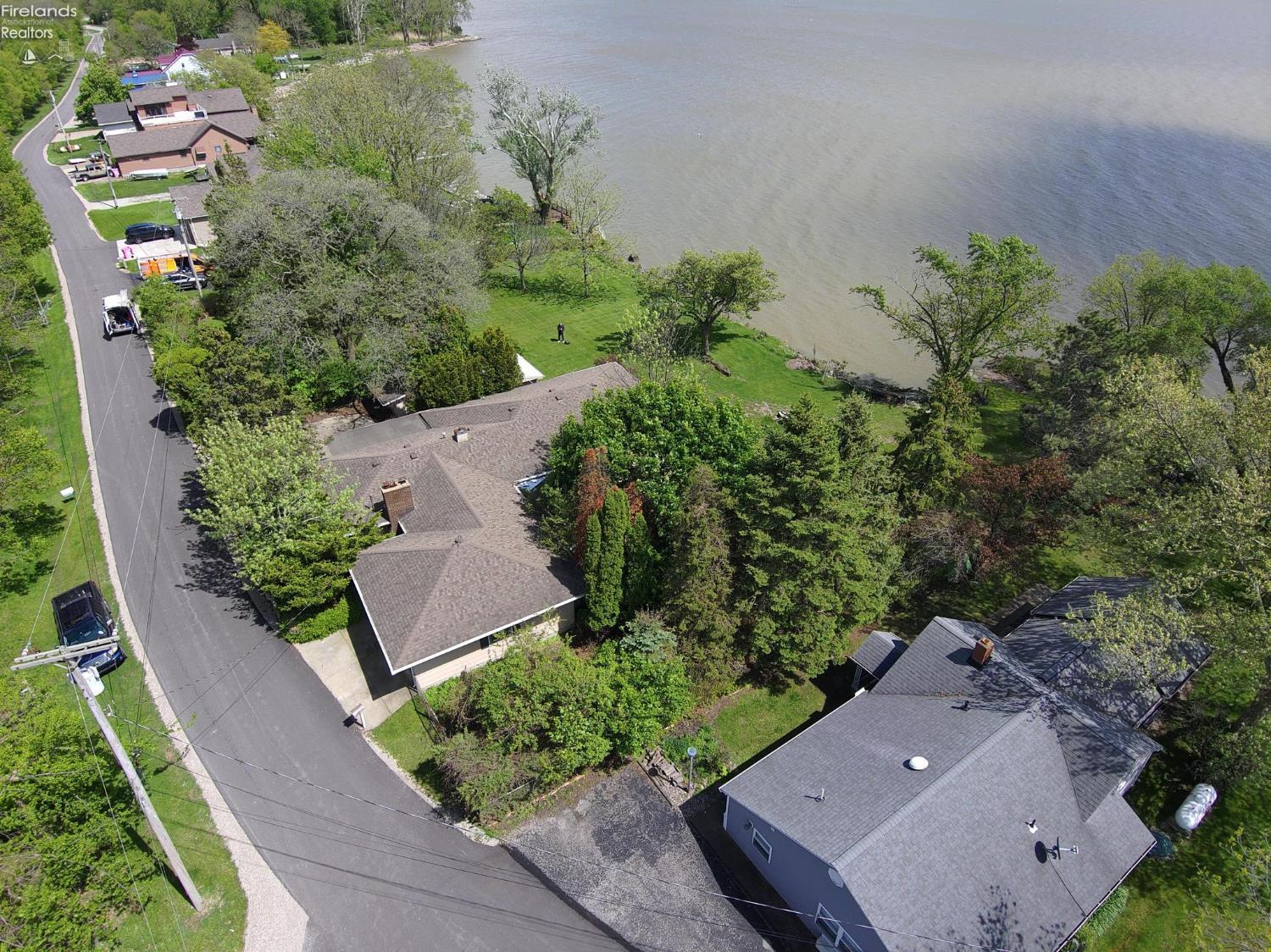 2426 E Schiewe Road