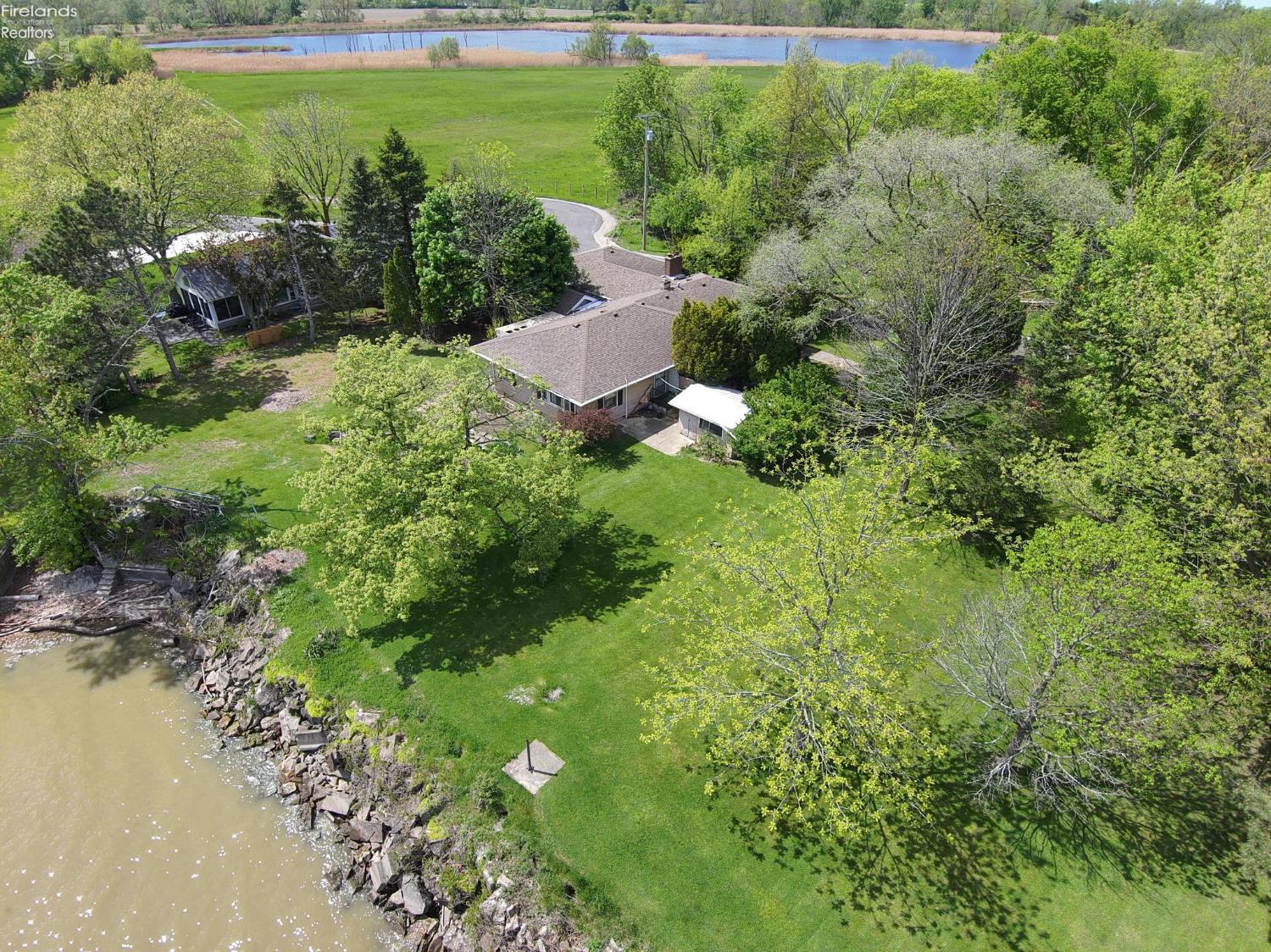 2426 E Schiewe Road