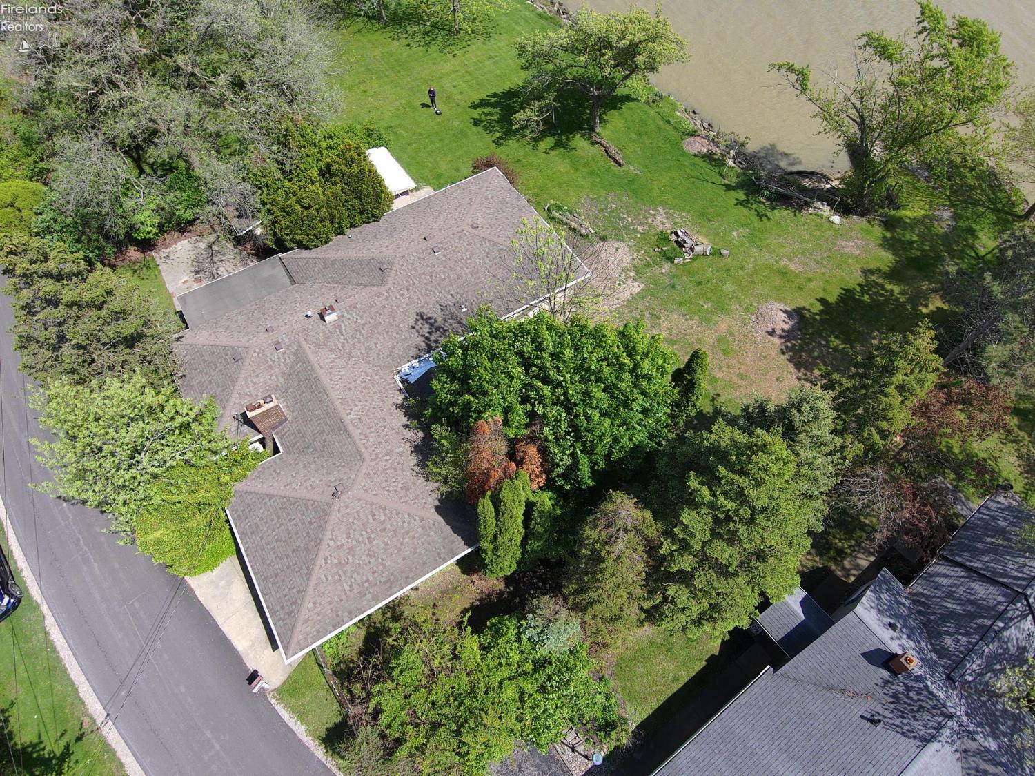 2426 E Schiewe Road