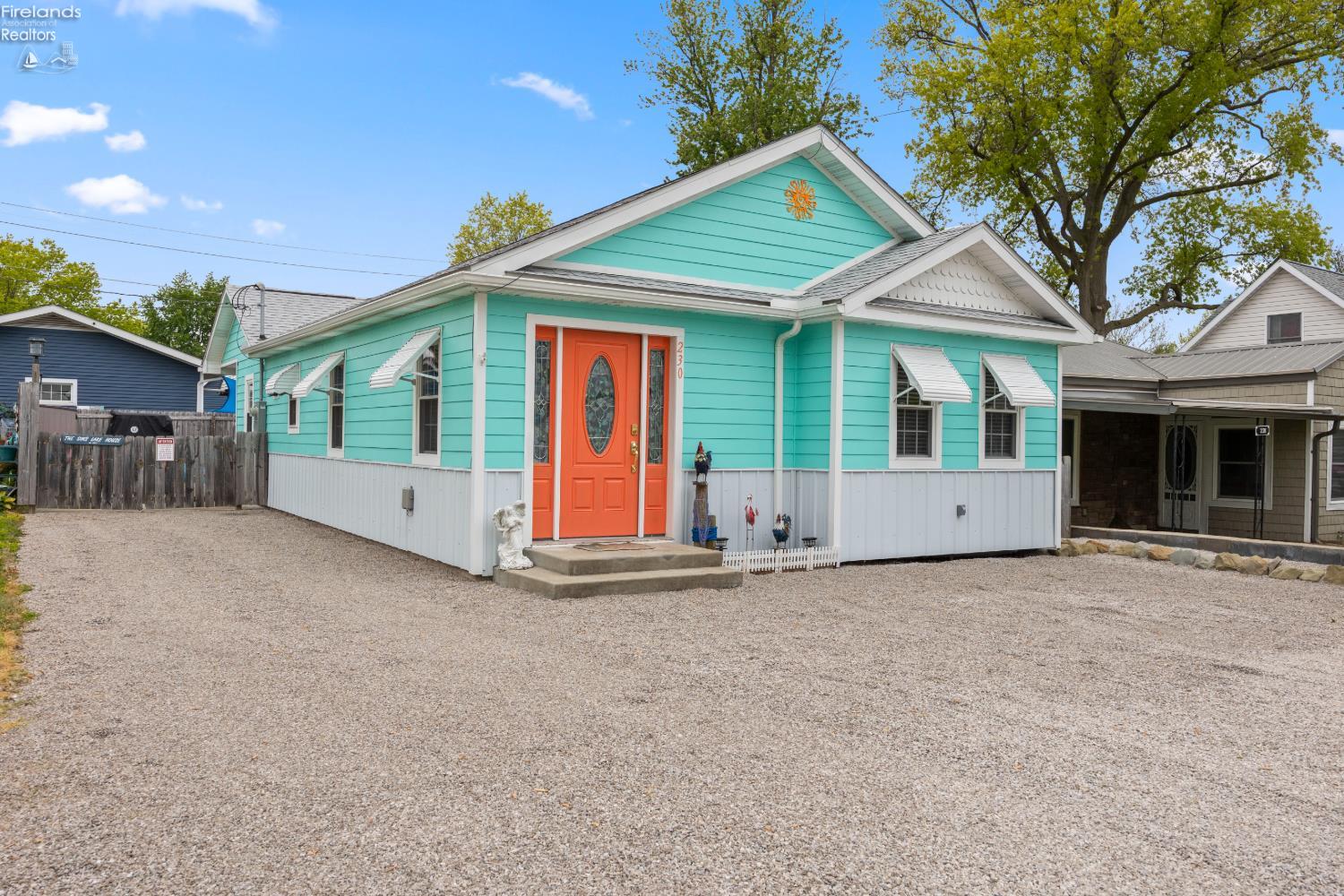230 N Sackett Road