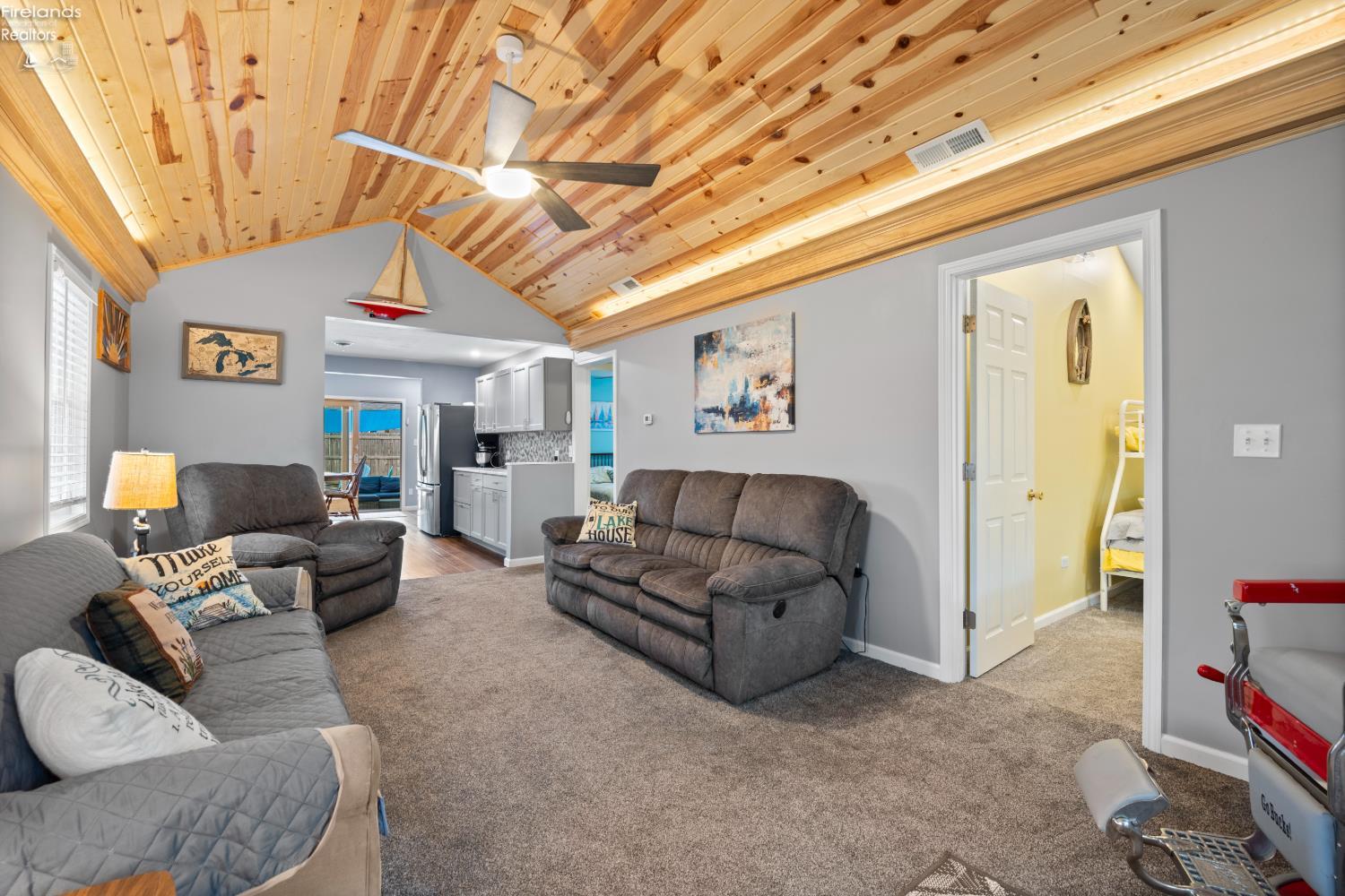 230 N Sackett Road