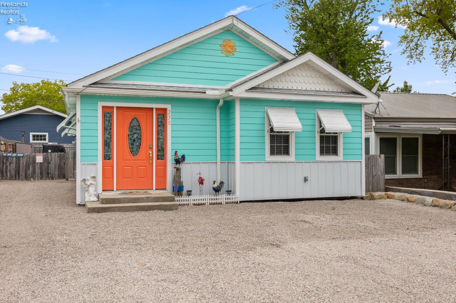 230 N Sackett Road