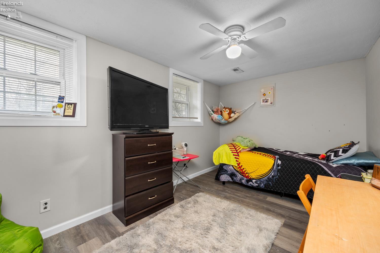 1121 Oakwood Drive