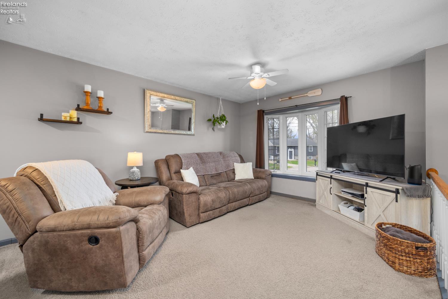 1121 Oakwood Drive