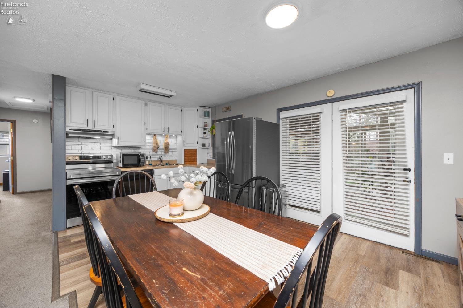 1121 Oakwood Drive