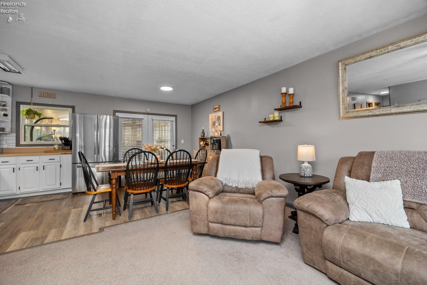 1121 Oakwood Drive
