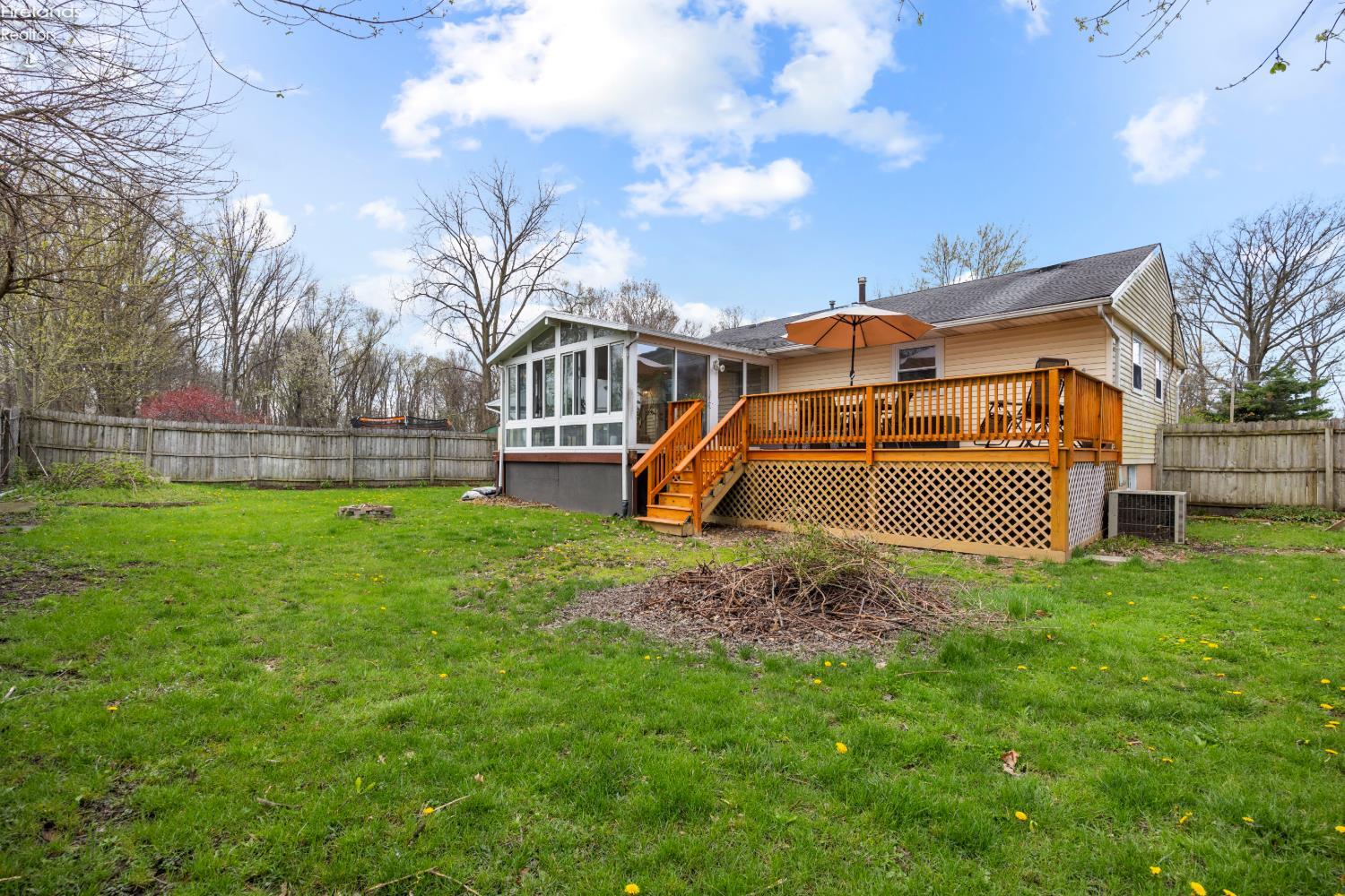 1121 Oakwood Drive