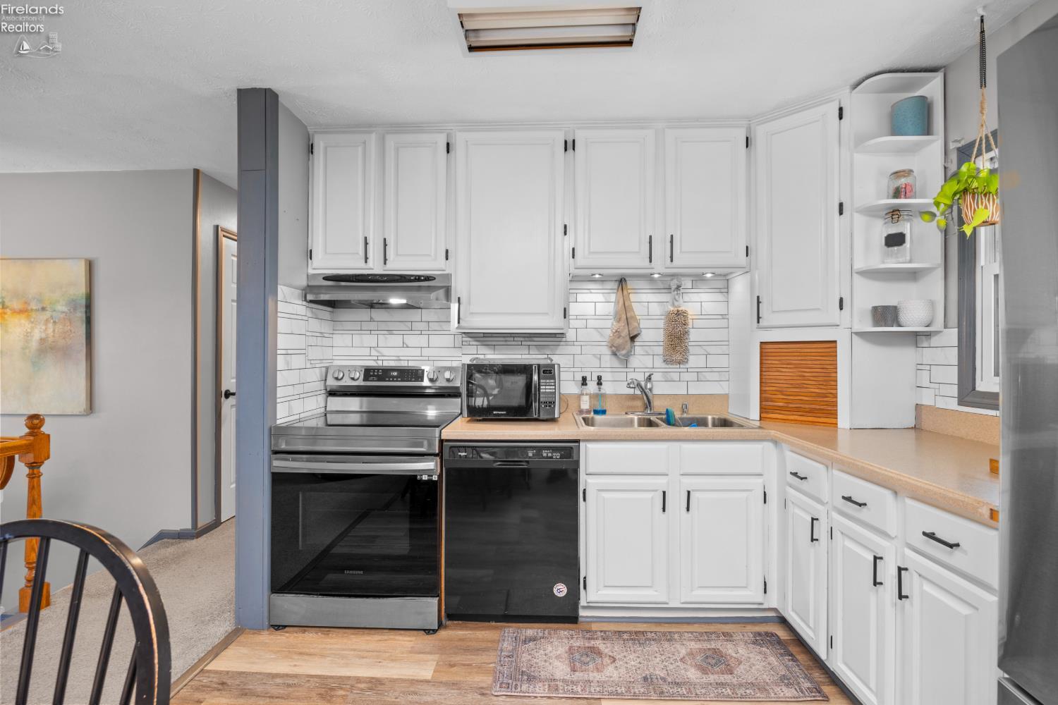 1121 Oakwood Drive