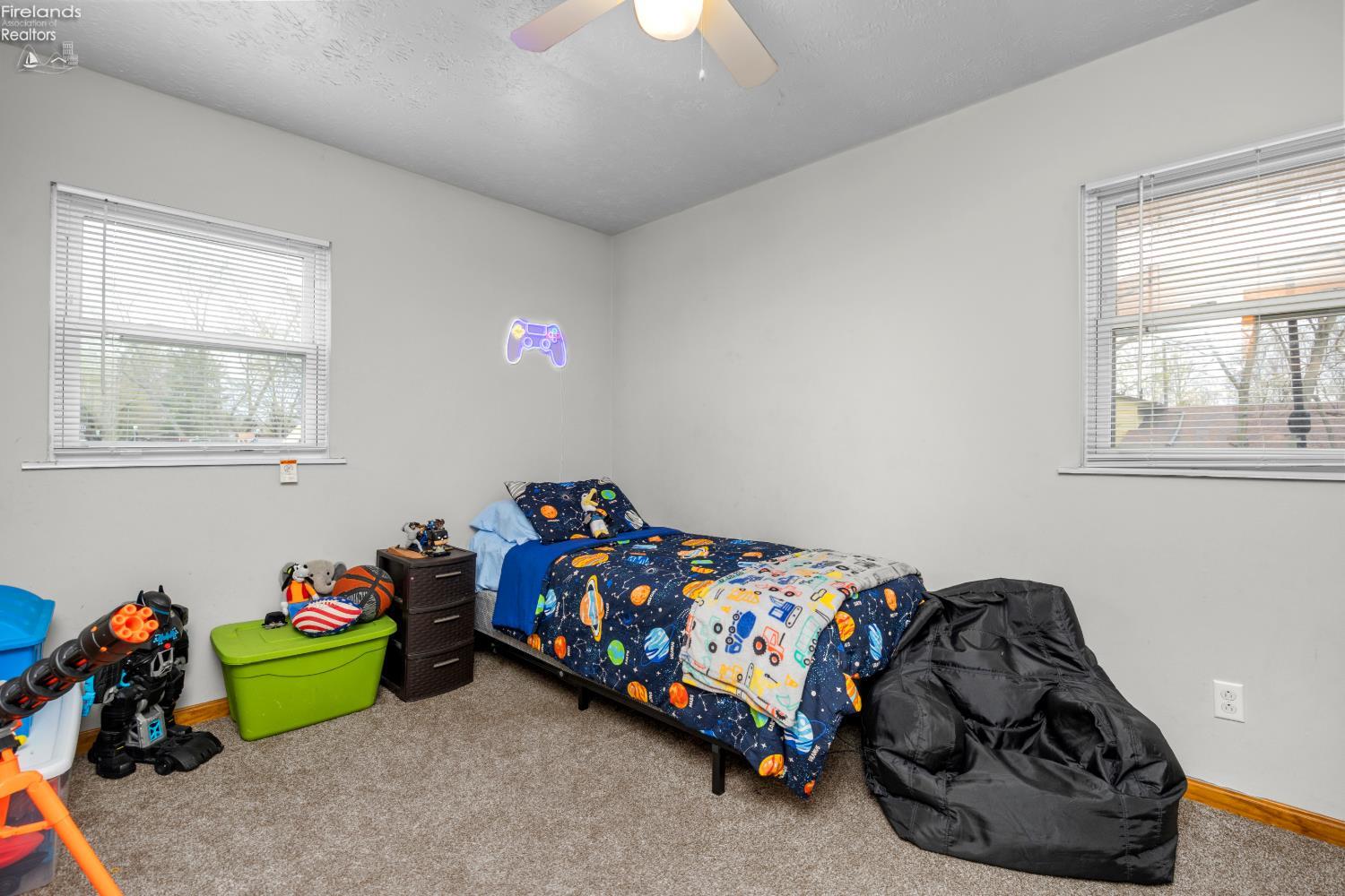 1121 Oakwood Drive