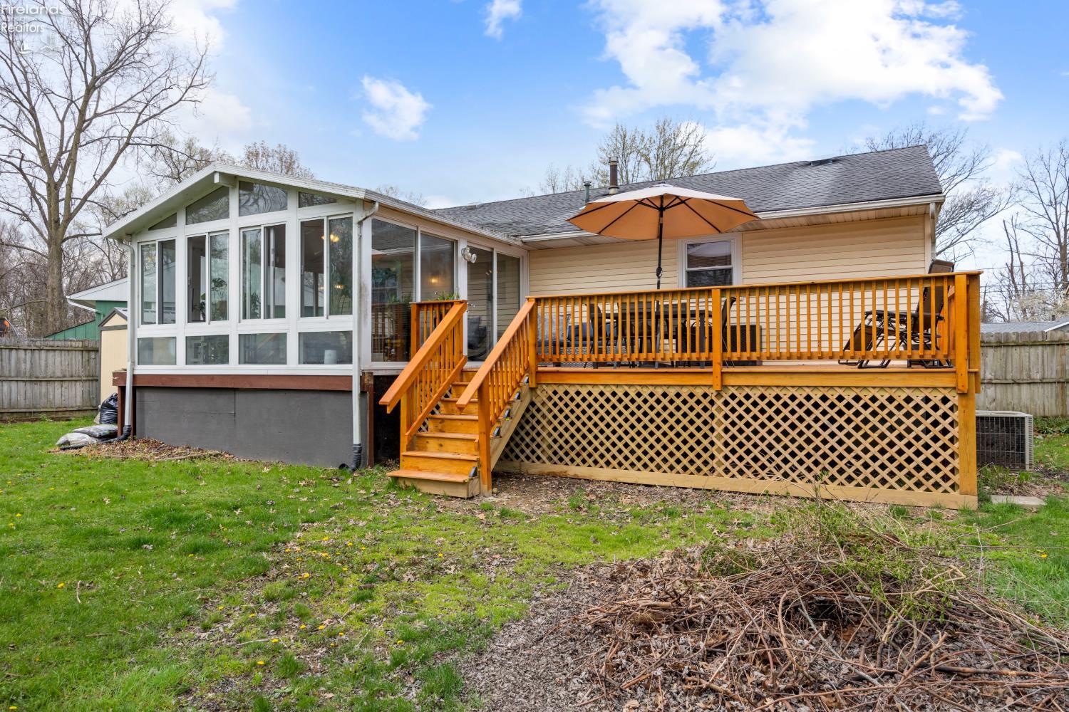 1121 Oakwood Drive