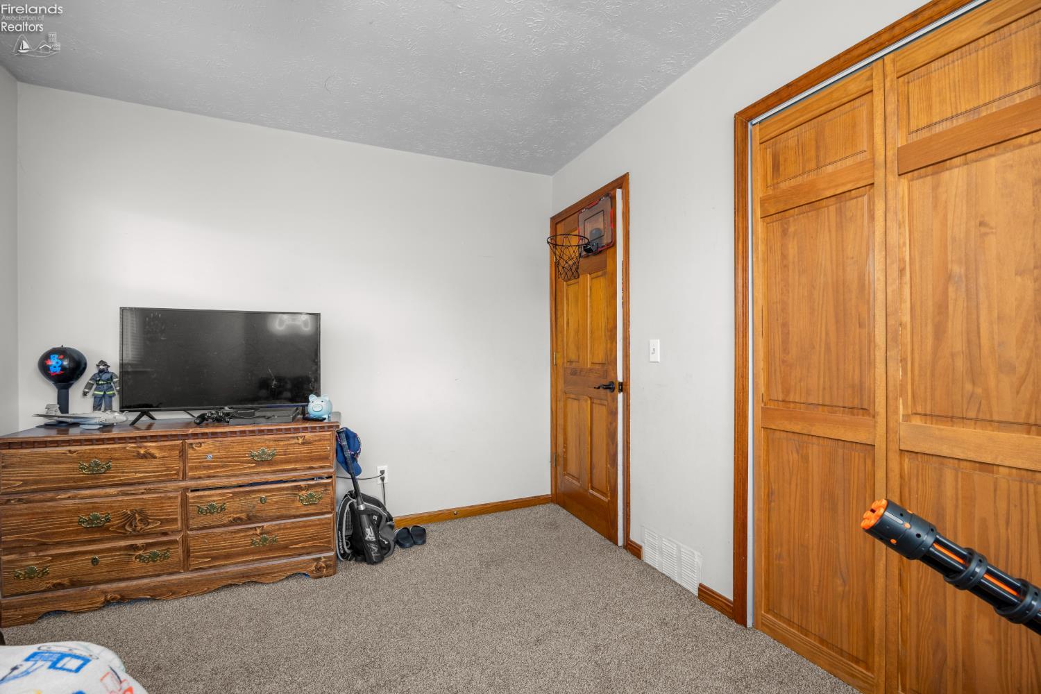 1121 Oakwood Drive
