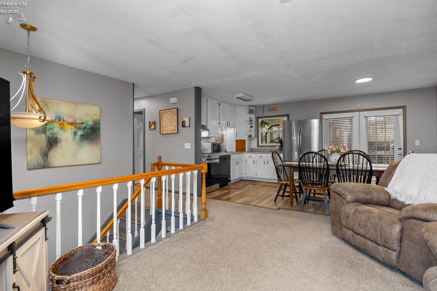 1121 Oakwood Drive