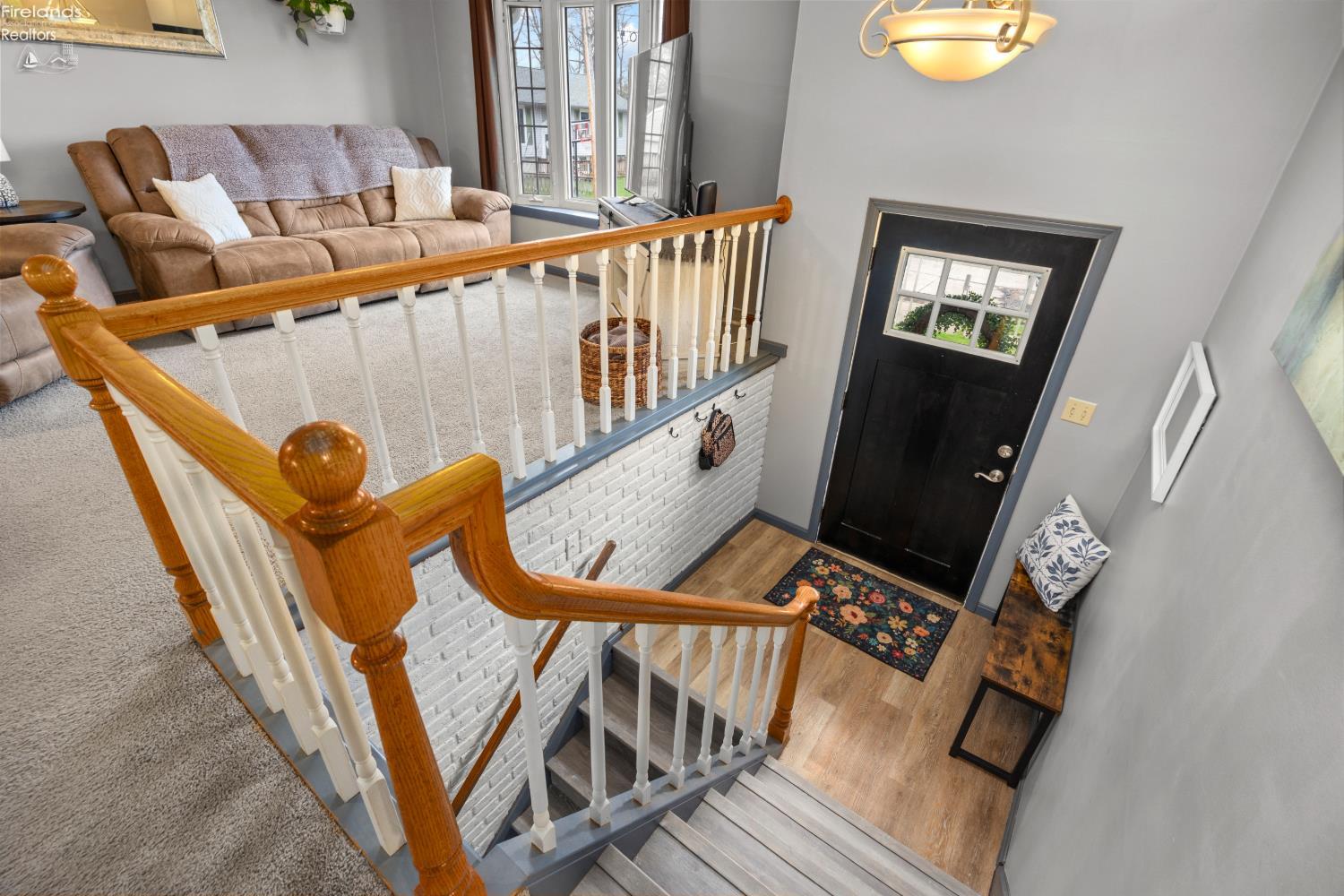 1121 Oakwood Drive