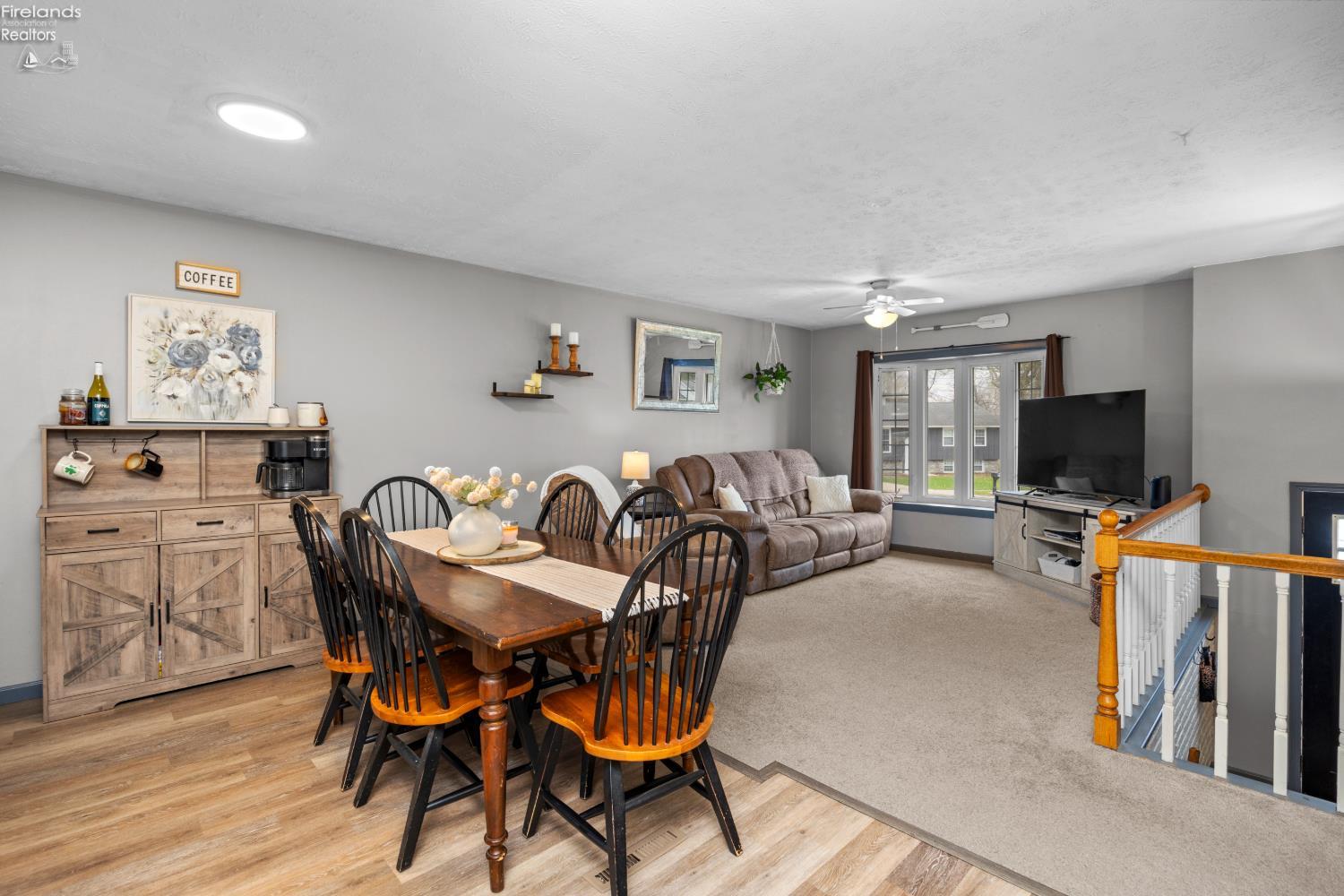 1121 Oakwood Drive