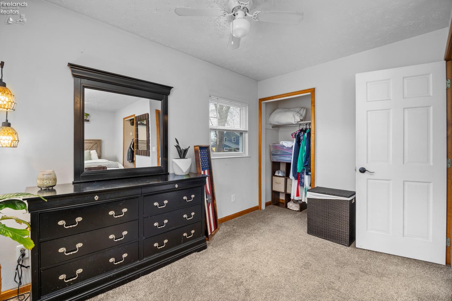 1121 Oakwood Drive