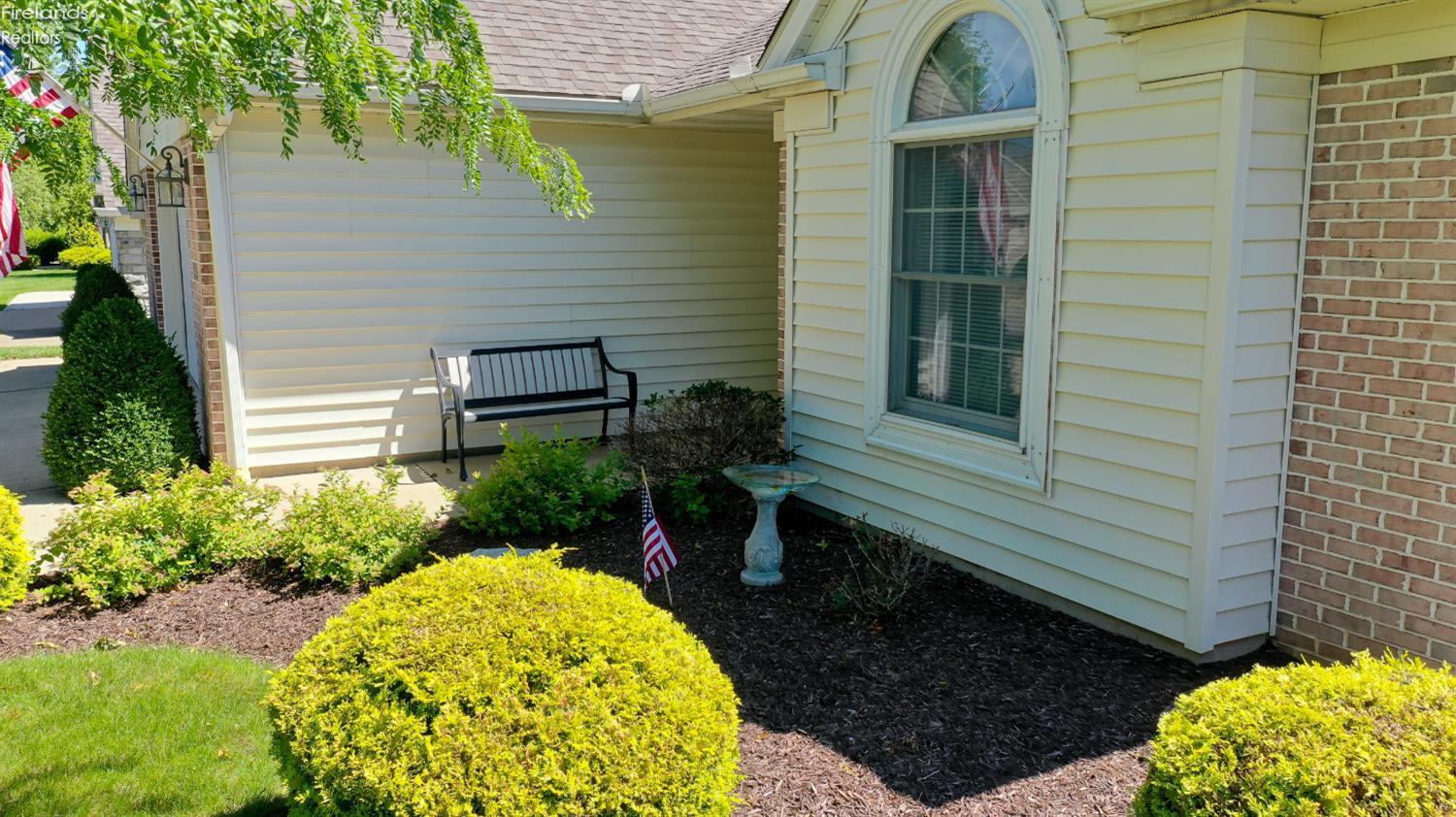 2116 Lakefield Drive