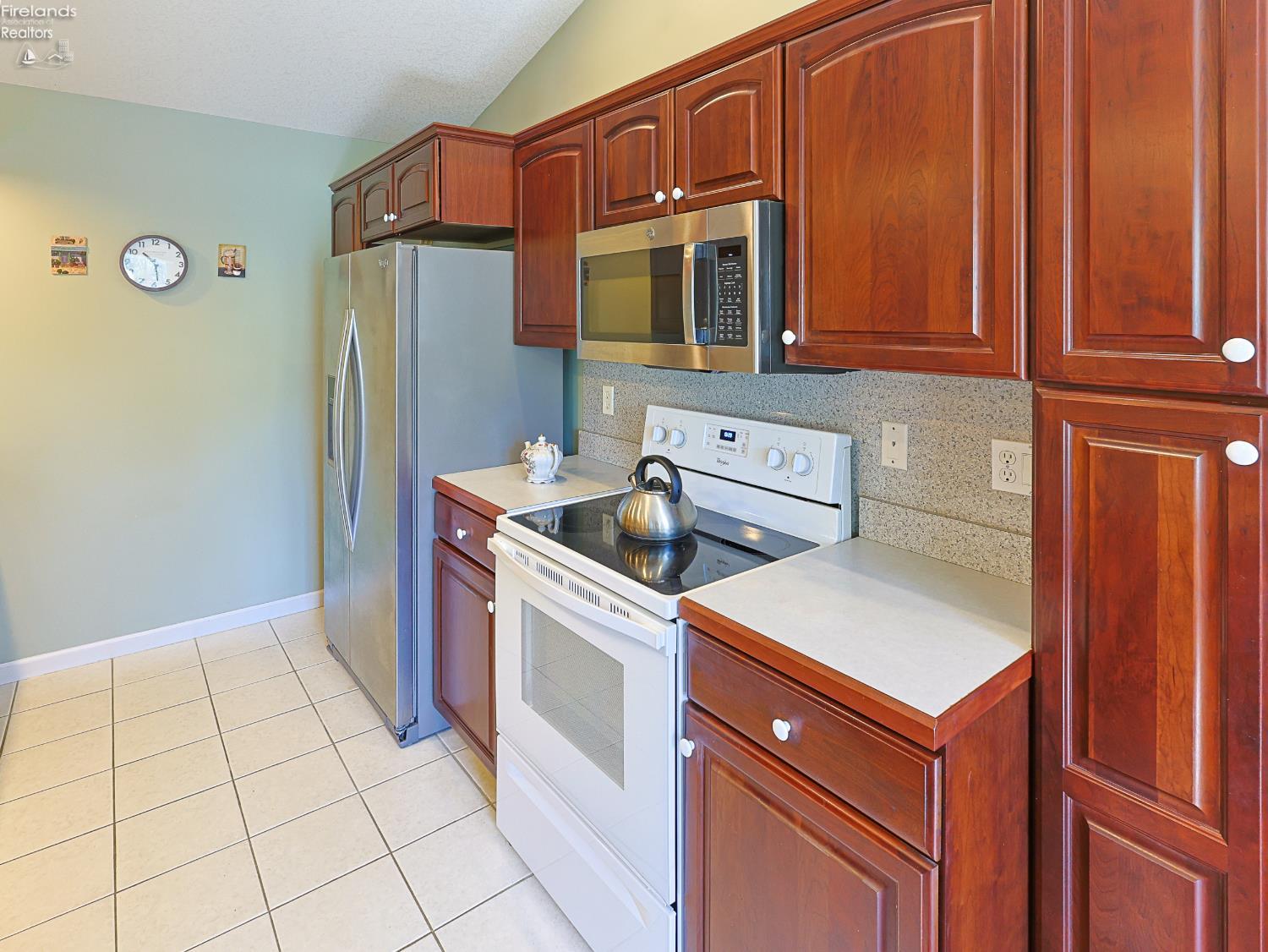 2116 Lakefield Drive