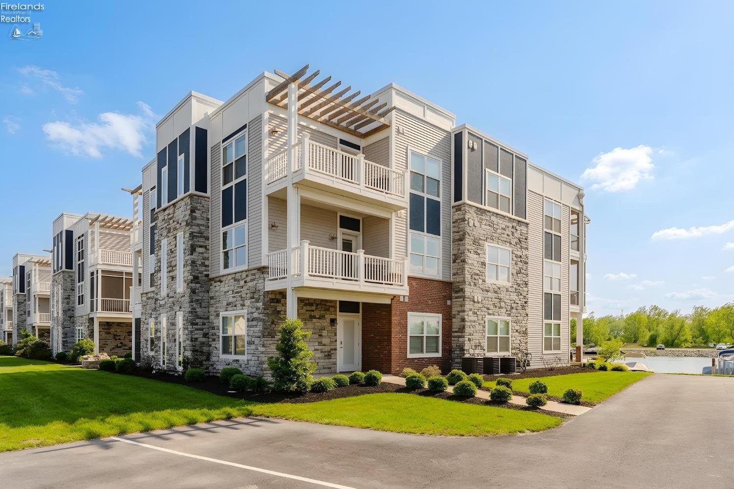 2610 Waterside Court Drive 532