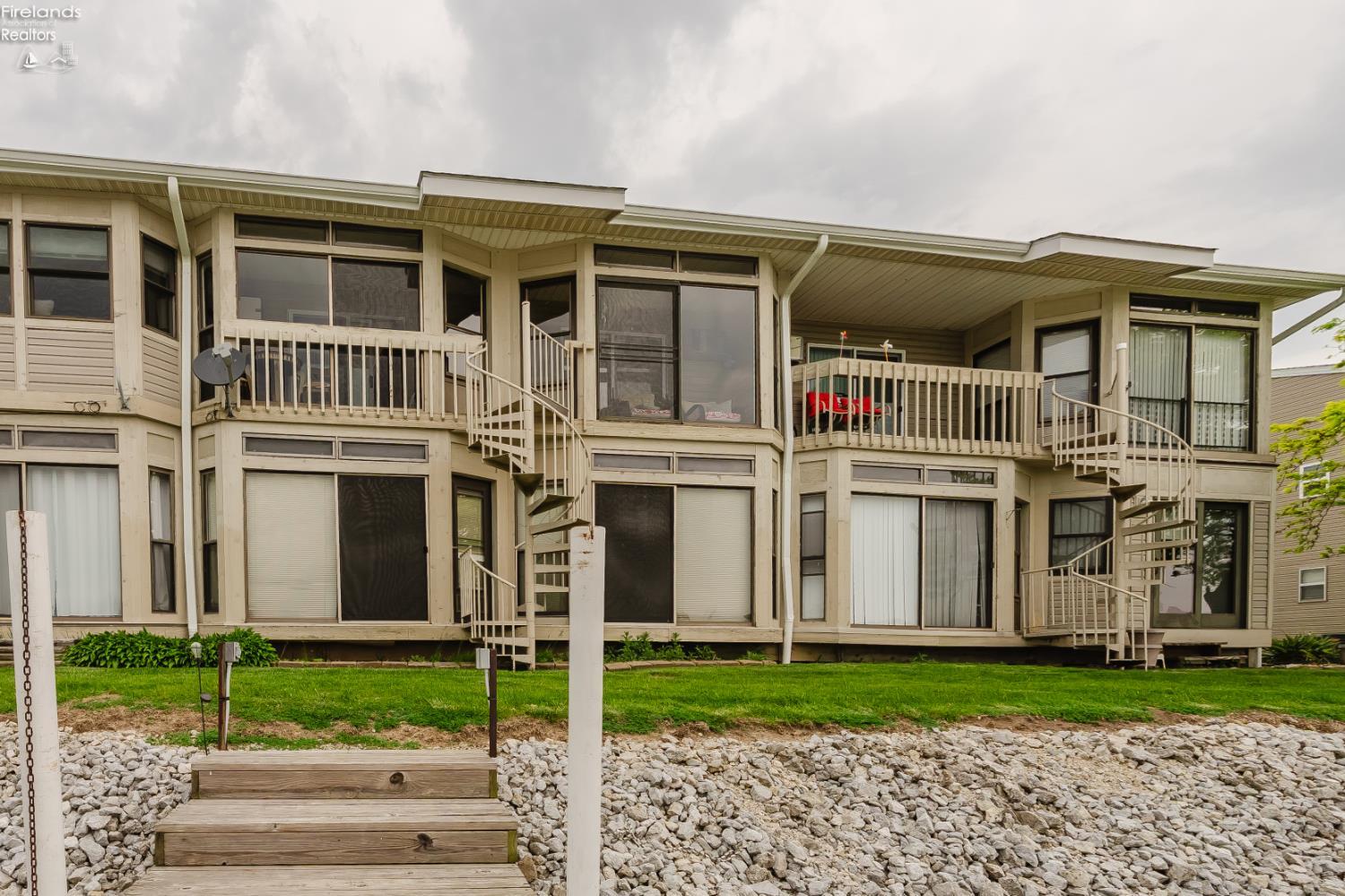 6484 N Harris Harbor Drive
