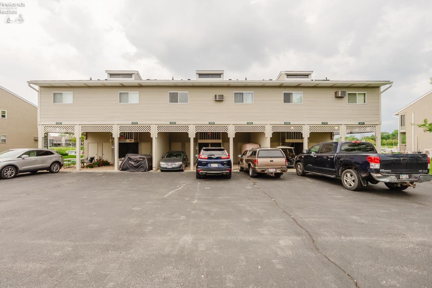 6484 N Harris Harbor Drive