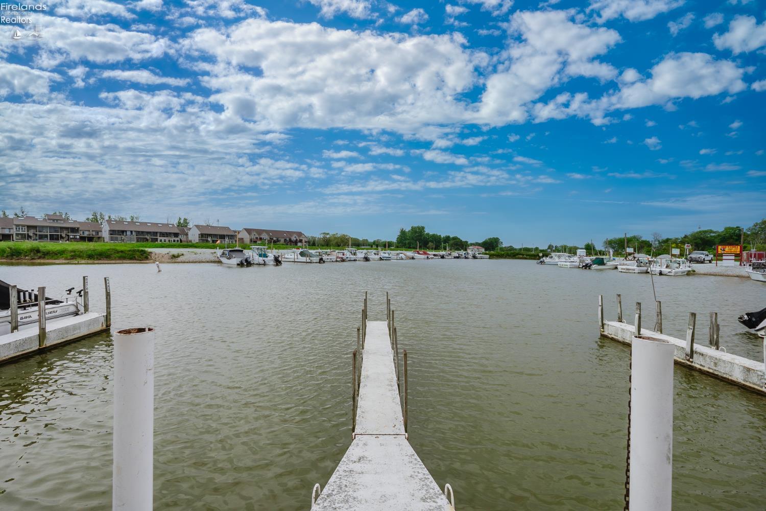 6484 N Harris Harbor Drive