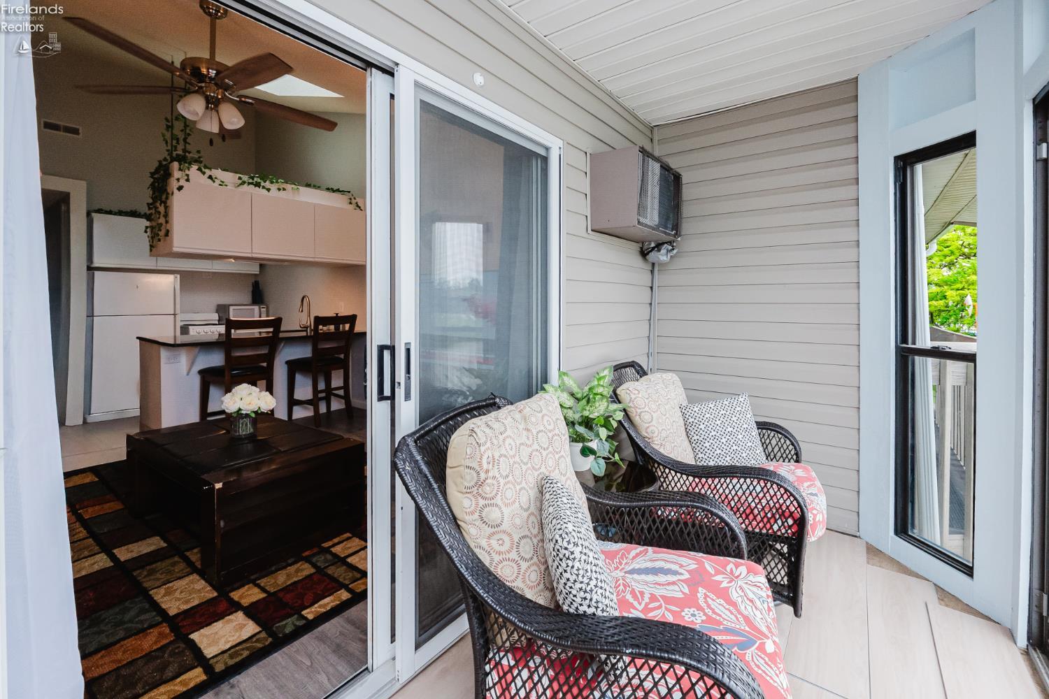 6484 N Harris Harbor Drive