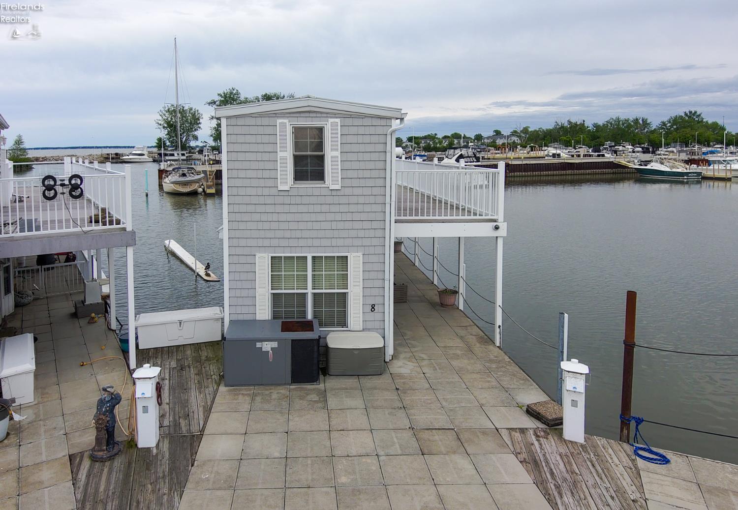 1805 W Lakeshore Drive