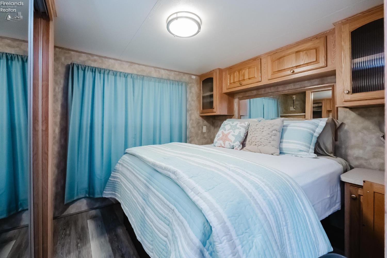 1805 W Lakeshore Drive