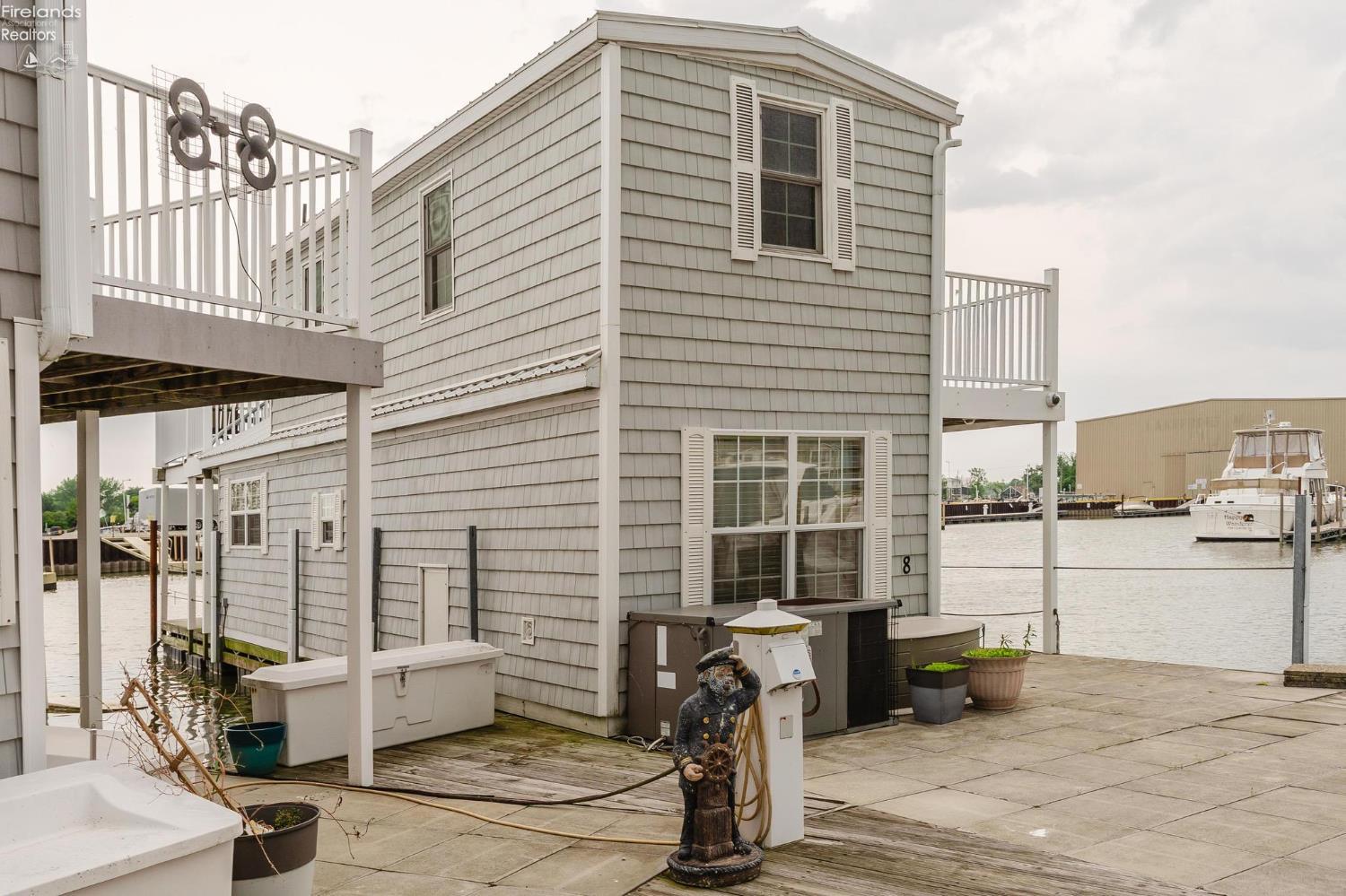 1805 W Lakeshore Drive