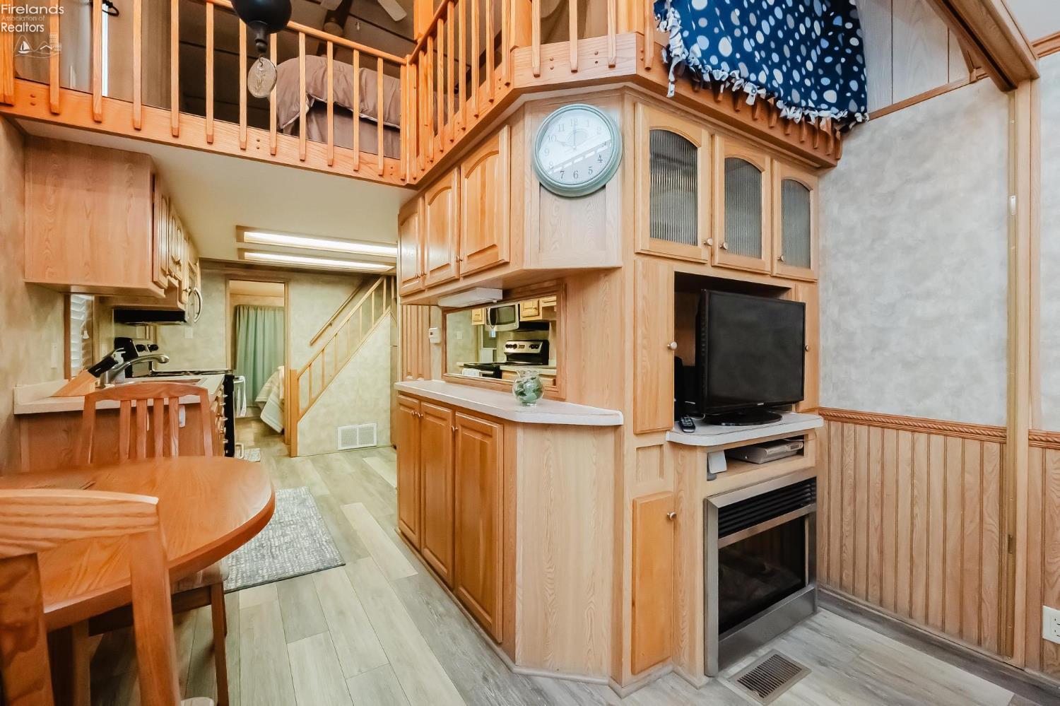 1805 W Lakeshore Drive