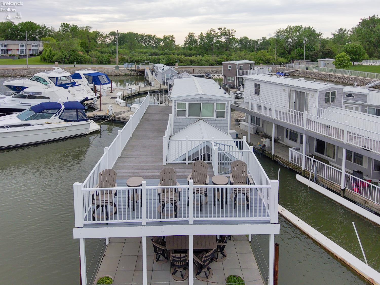 1805 W Lakeshore Drive