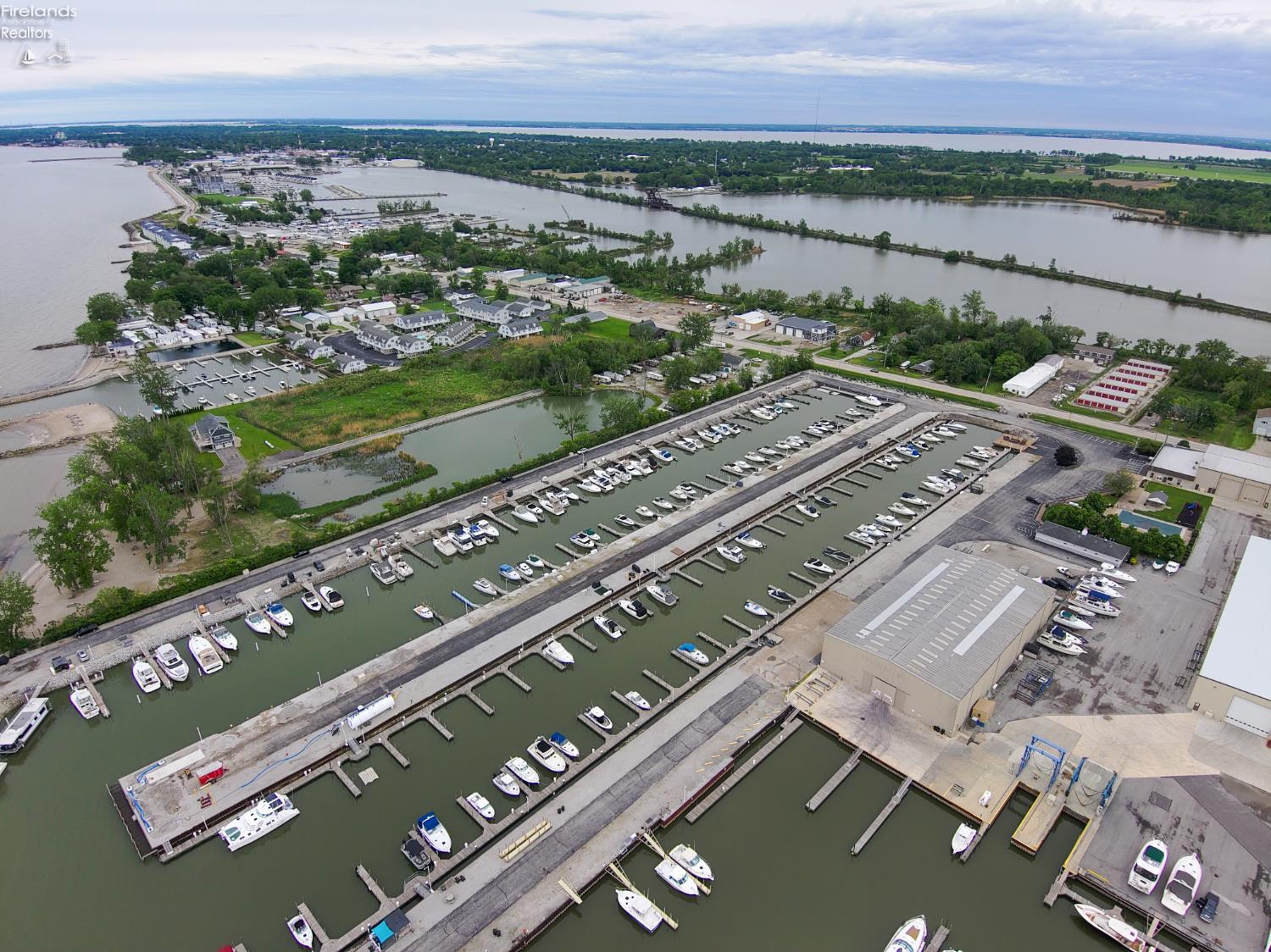 1805 W Lakeshore Drive