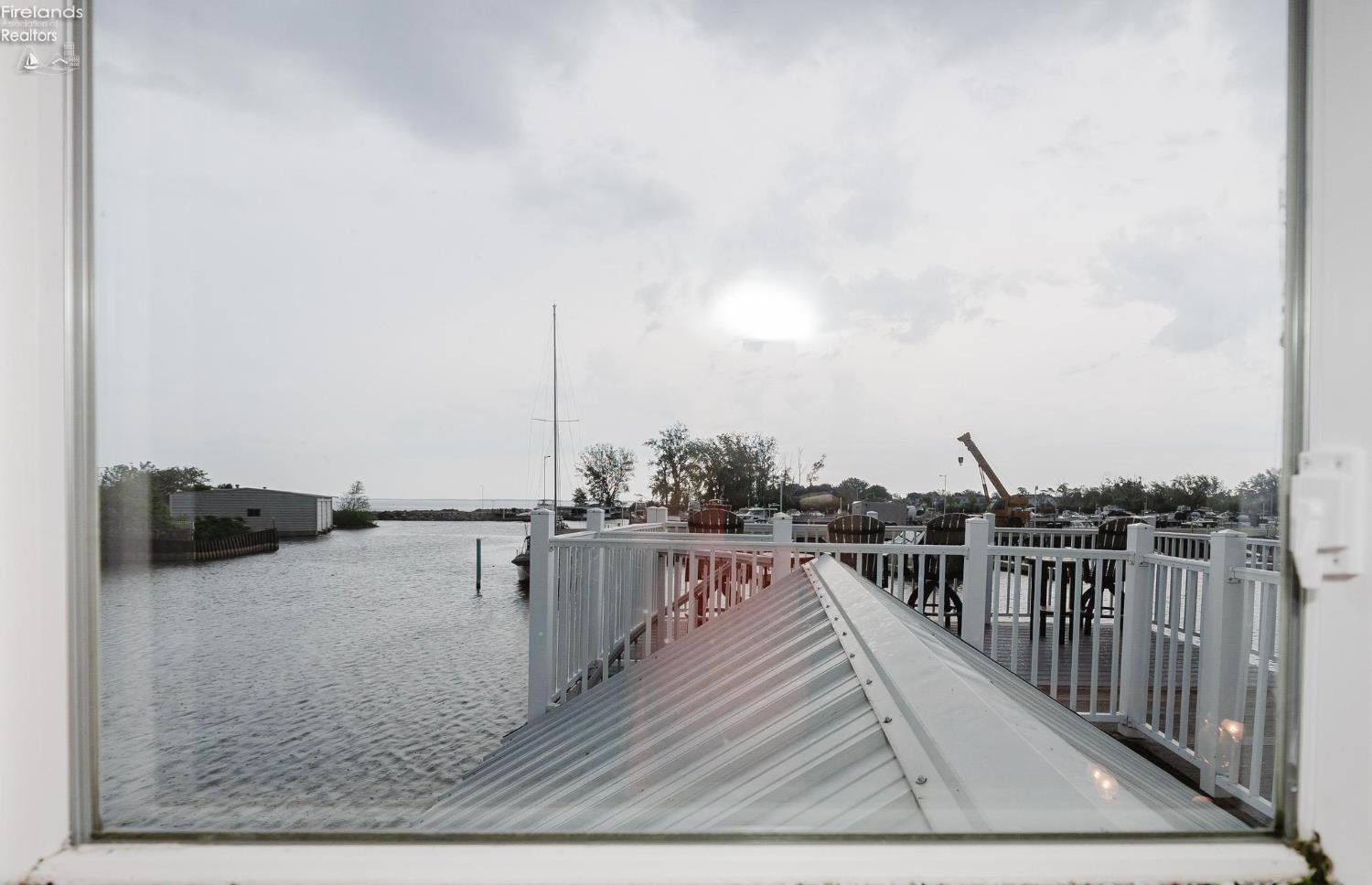 1805 W Lakeshore Drive