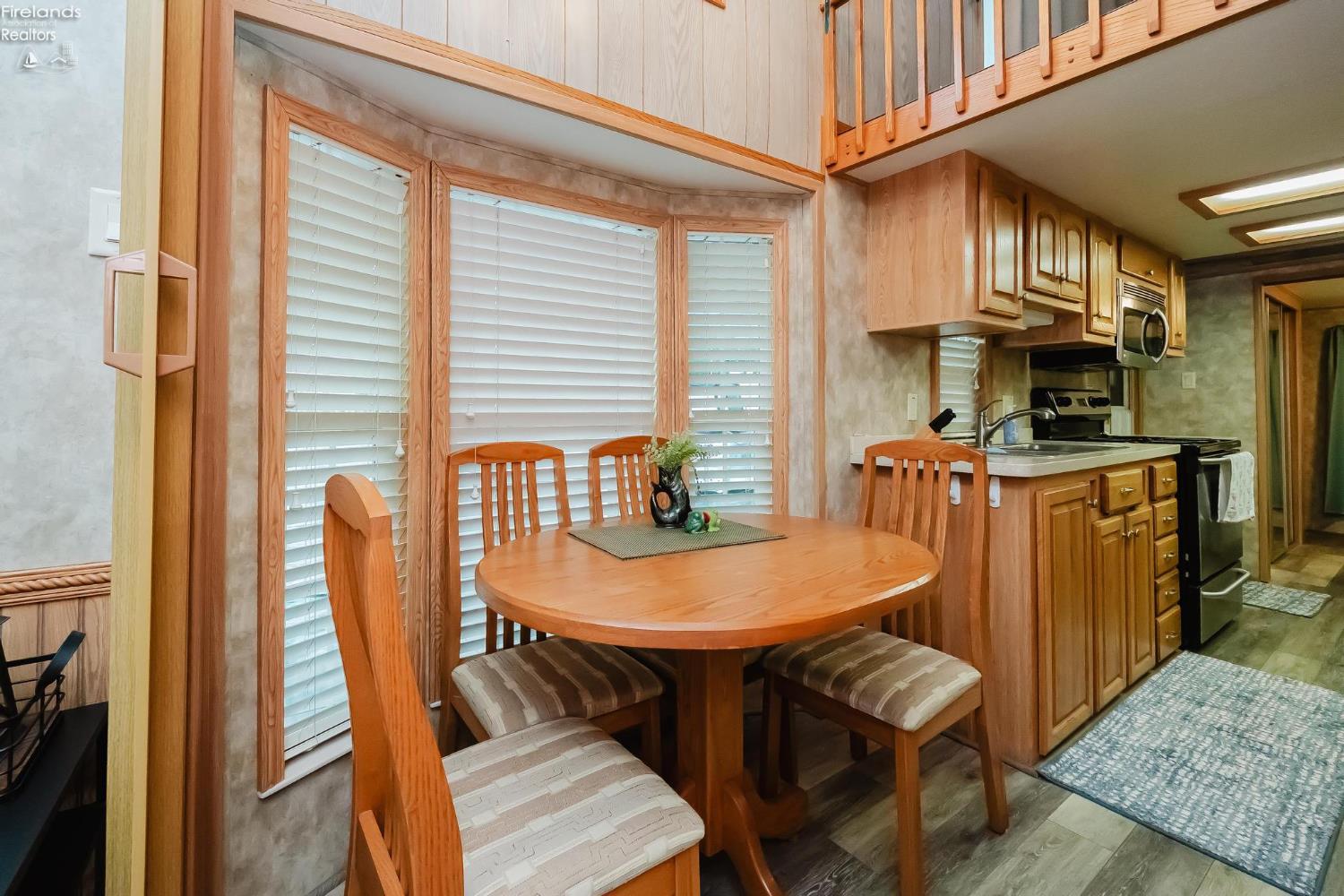 1805 W Lakeshore Drive