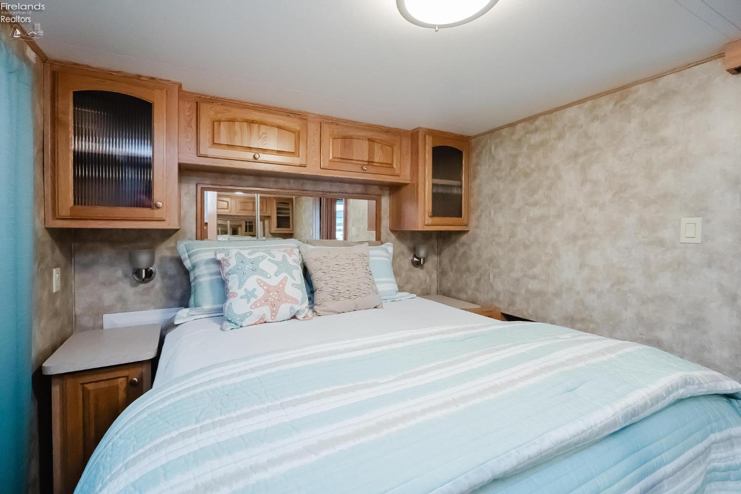 1805 W Lakeshore Drive