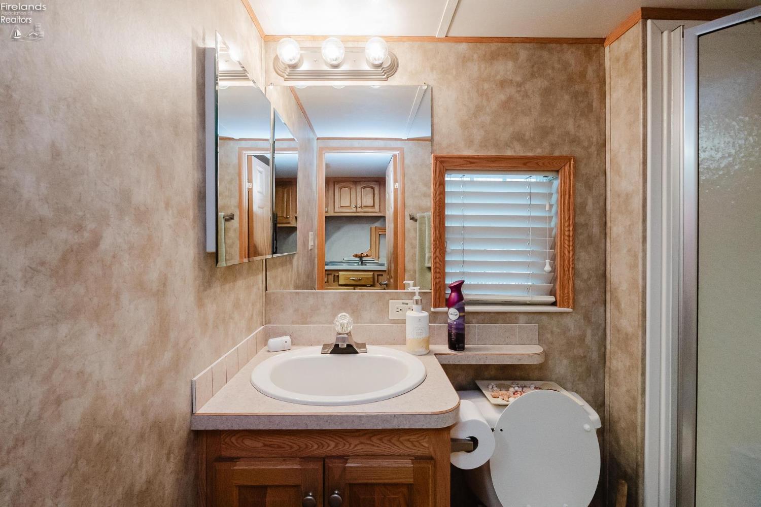 1805 W Lakeshore Drive
