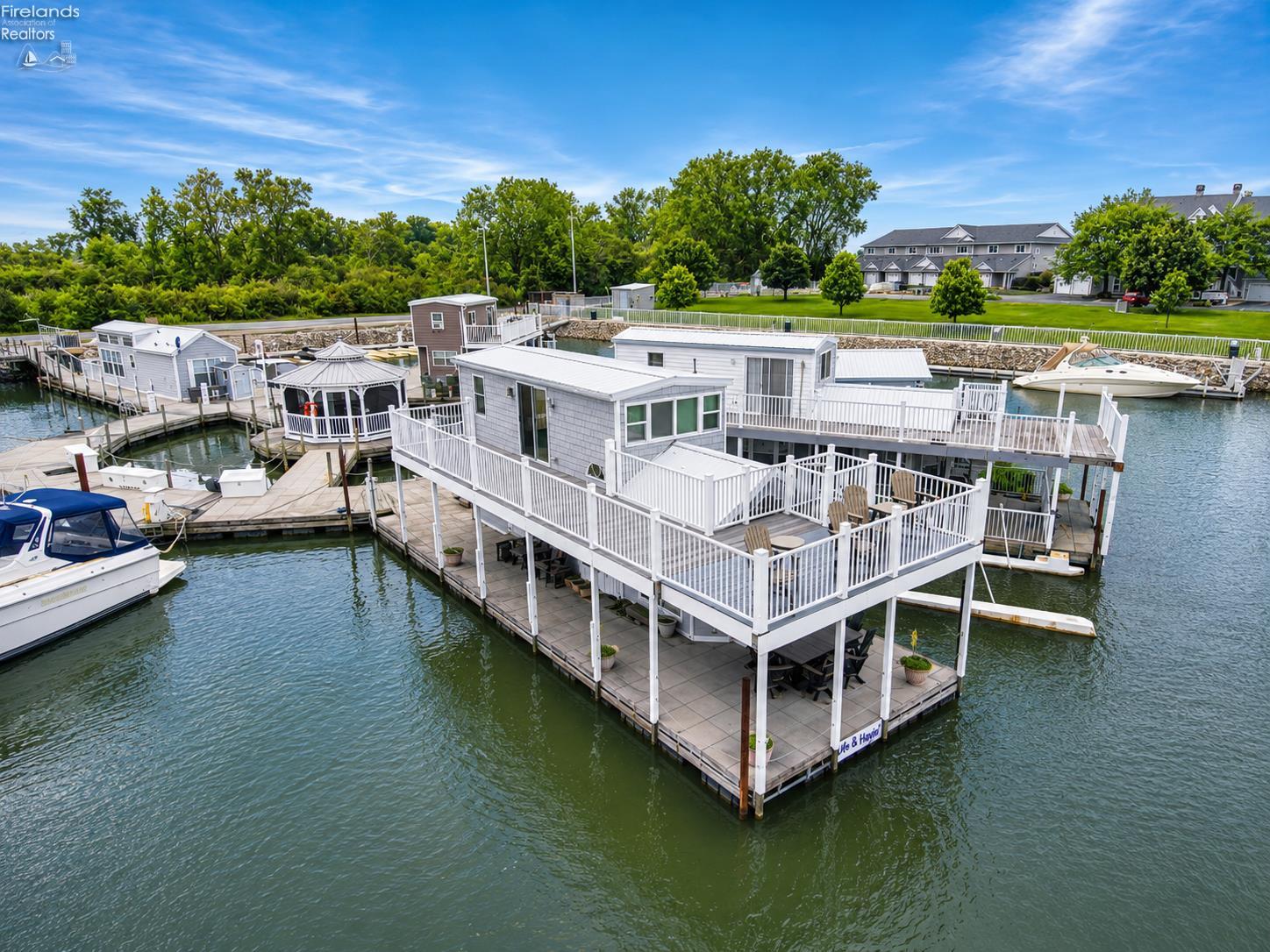 1805 W Lakeshore Drive