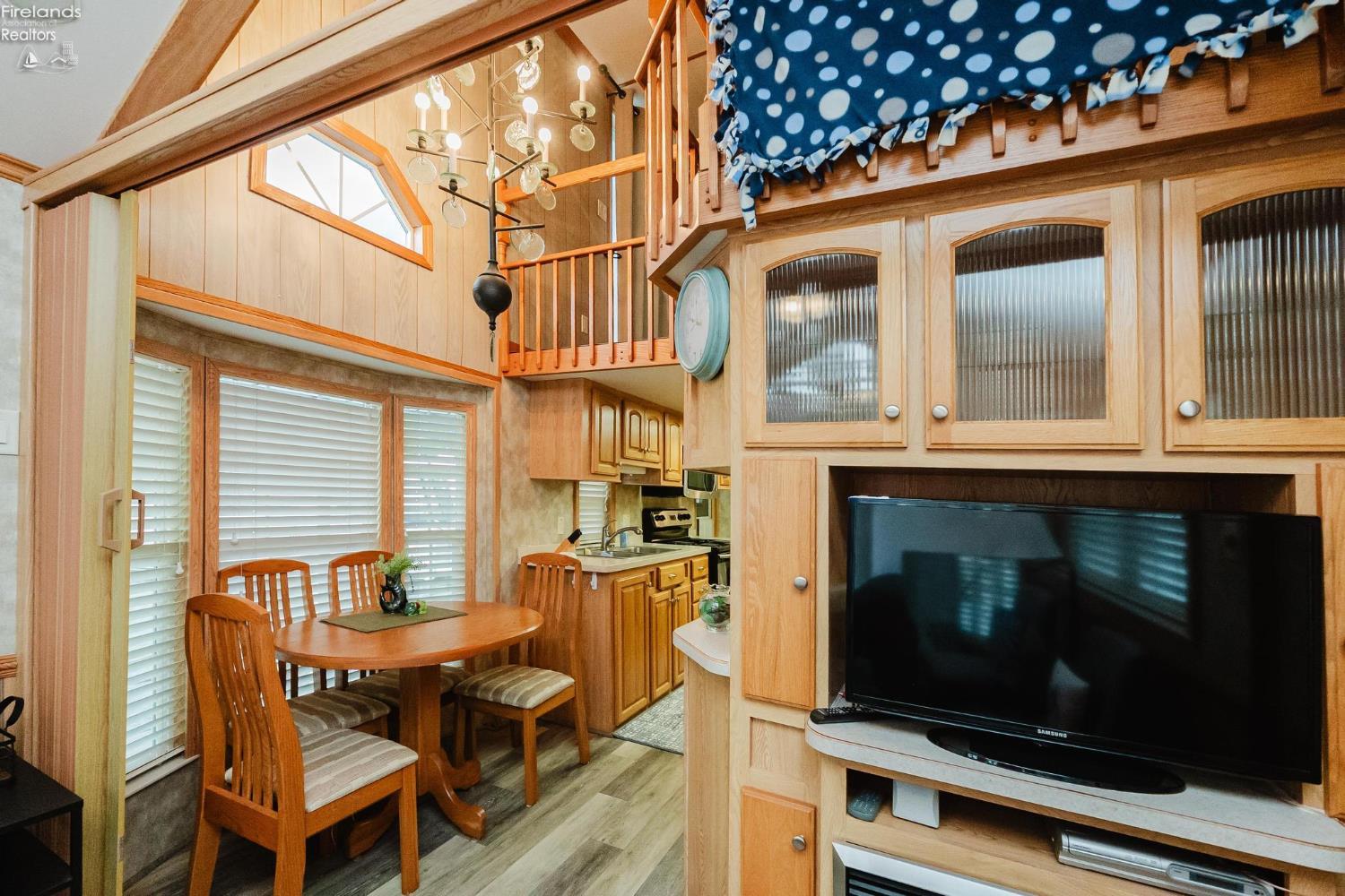 1805 W Lakeshore Drive