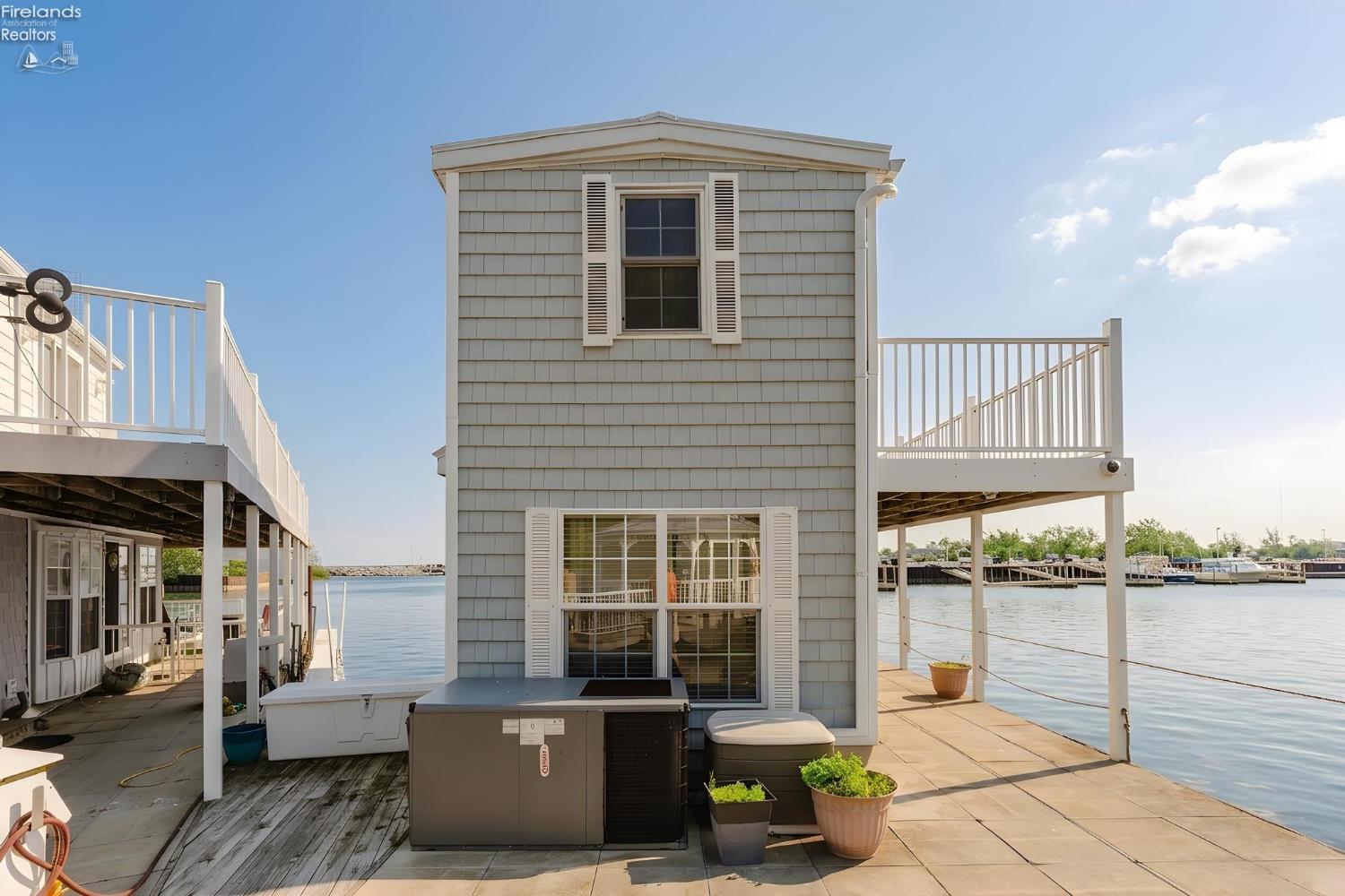 1805 W Lakeshore Drive