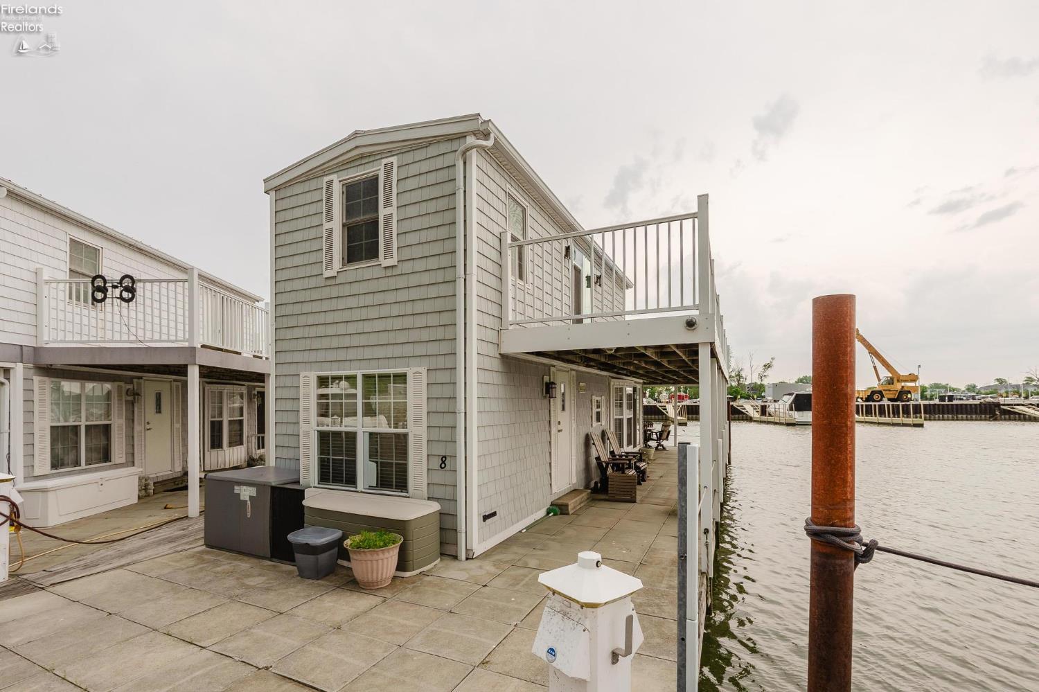 1805 W Lakeshore Drive