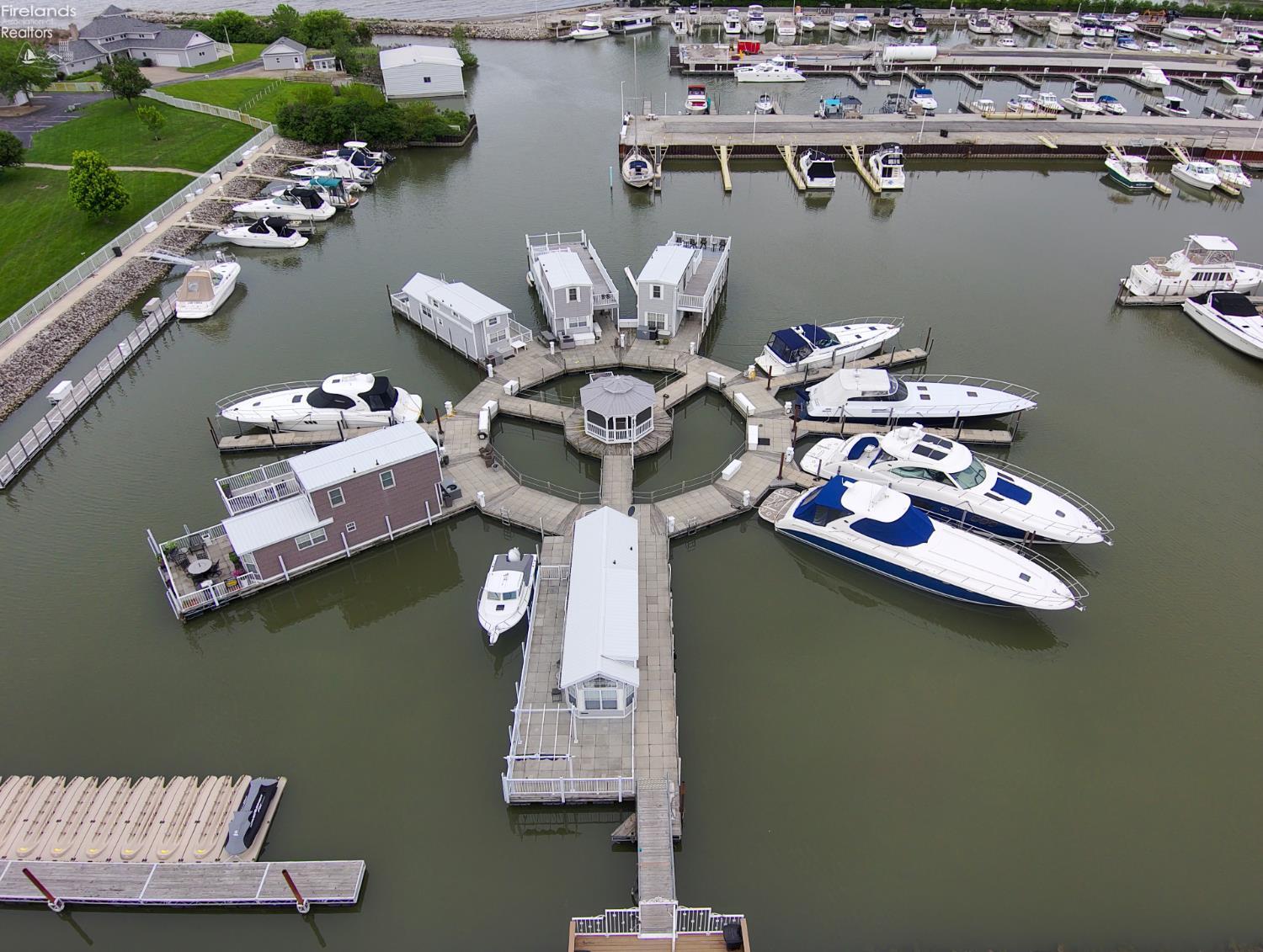 1805 W Lakeshore Drive