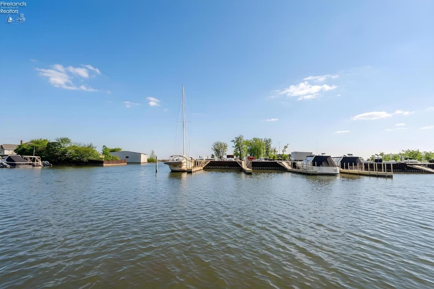 1805 W Lakeshore Drive