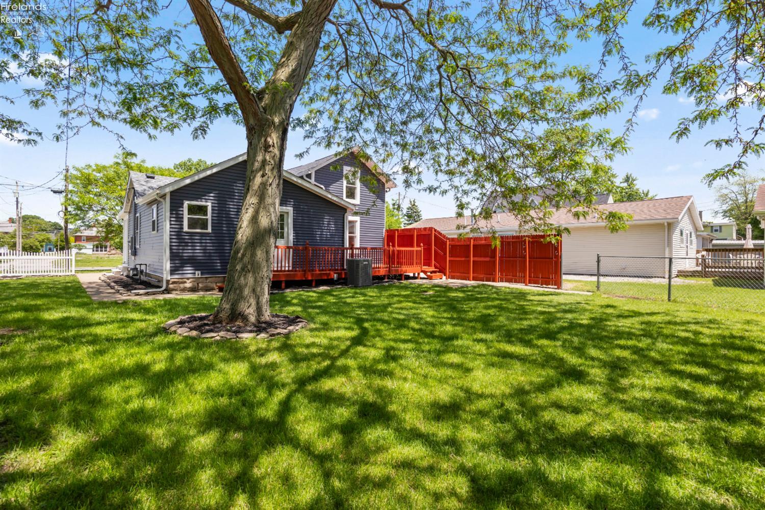 518 E 3rd Street