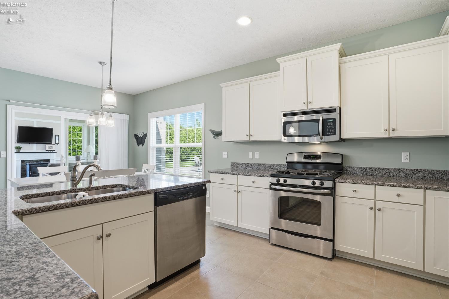 2110 Bailiwick