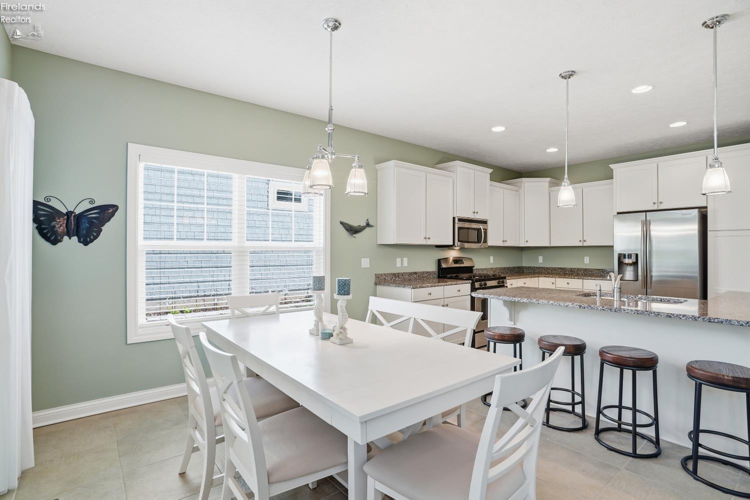 2110 Bailiwick