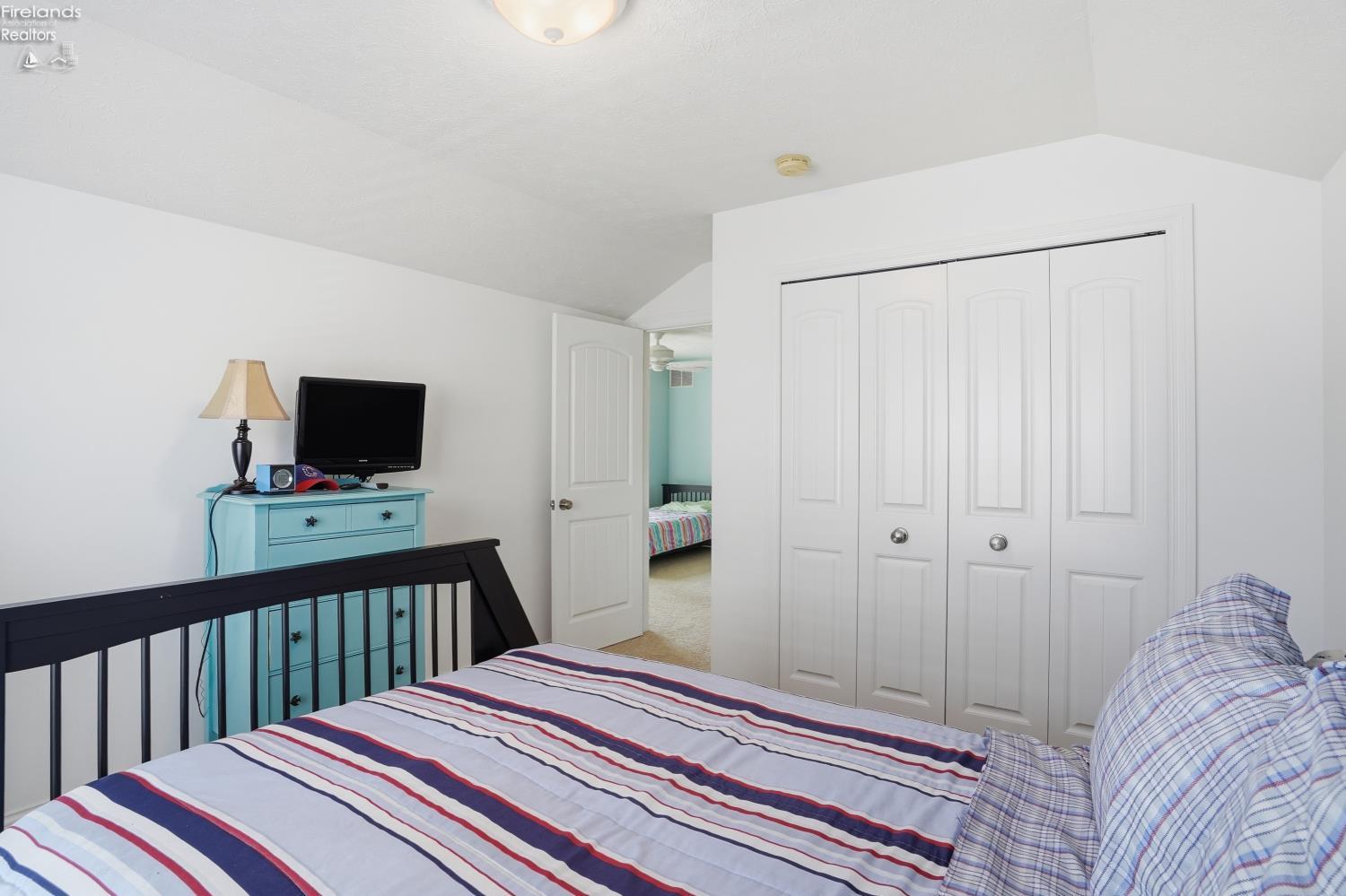 2110 Bailiwick