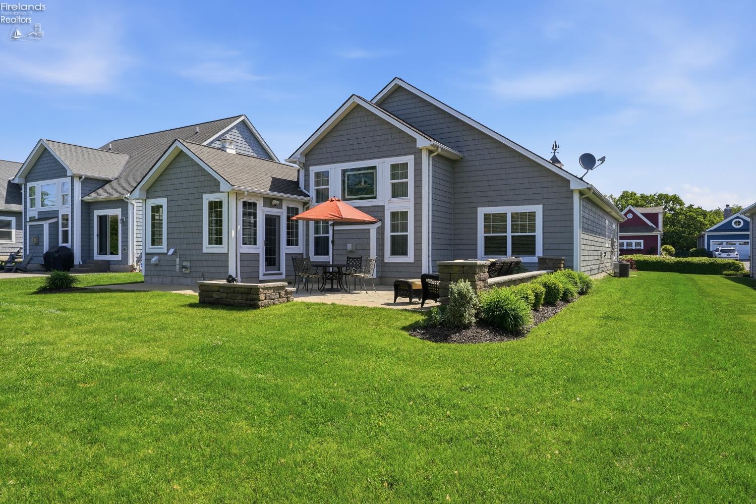 2110 Bailiwick