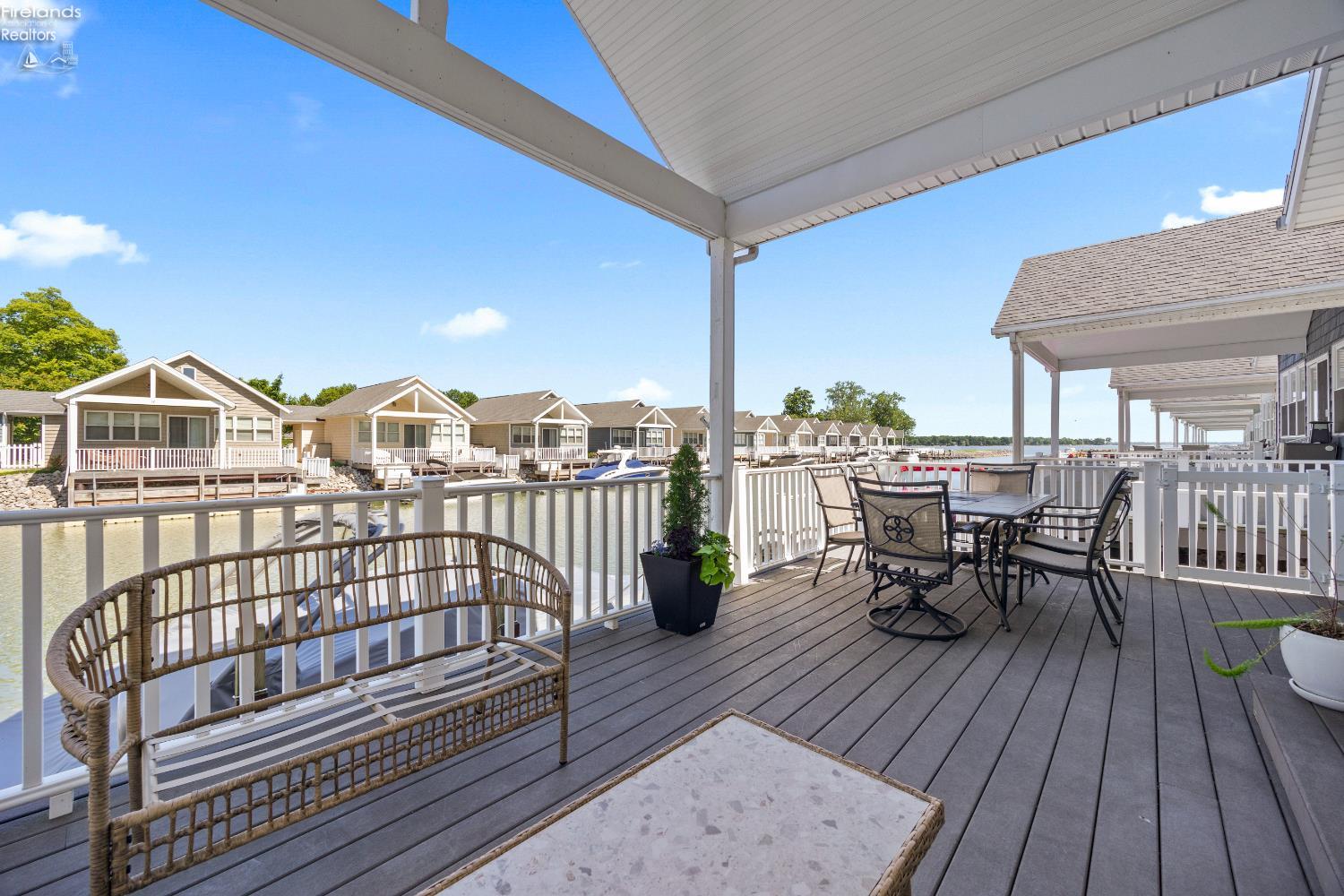 9886 E Bayshore Road 19